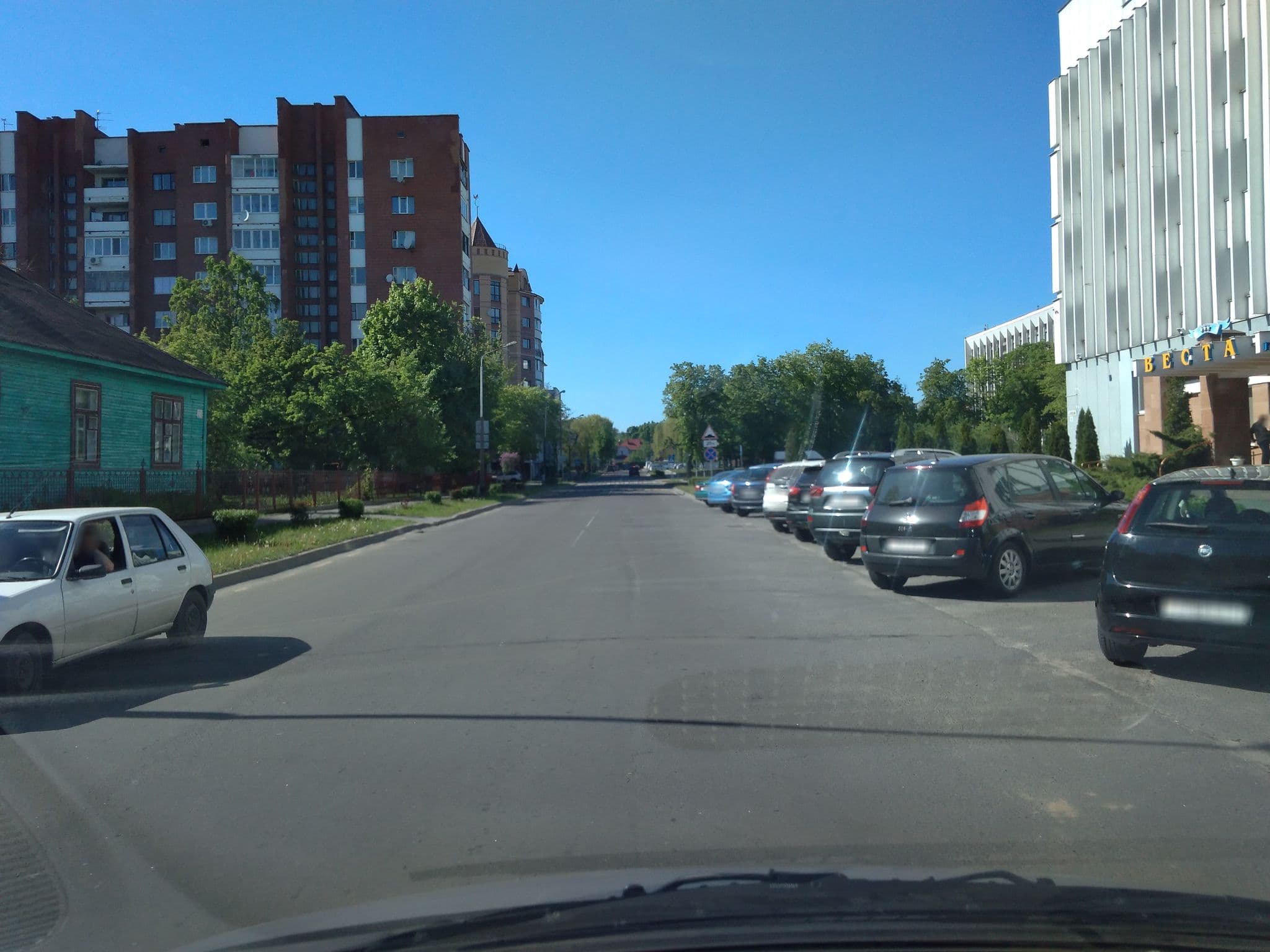 Street view near Hotel Vesta, Brest — © olegas (CC BY-SA · Mapillary)