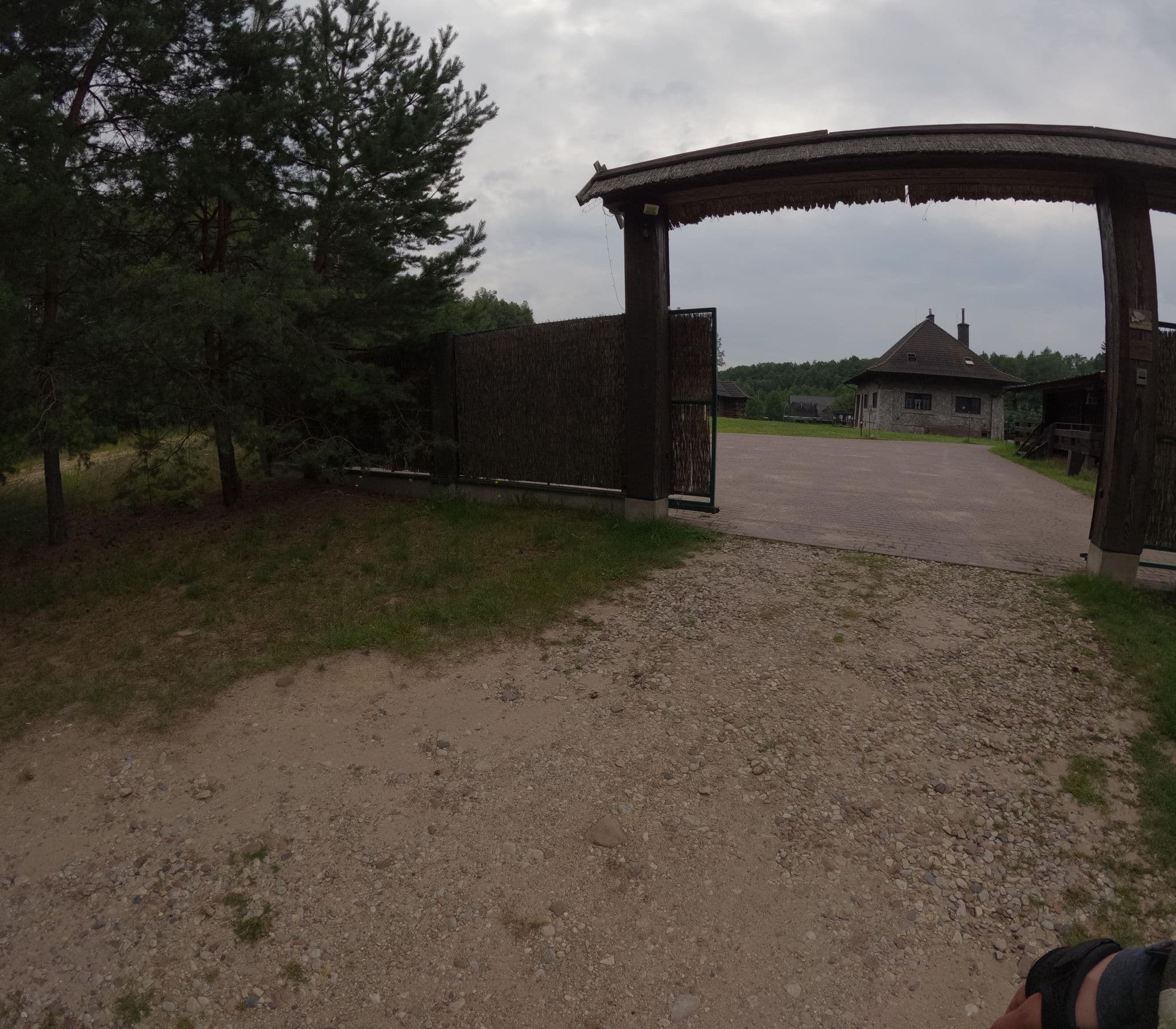 Street view near Фольварк «Гвоздь», Kamyanyuki — © PesDyuck (CC BY-SA · Mapillary)