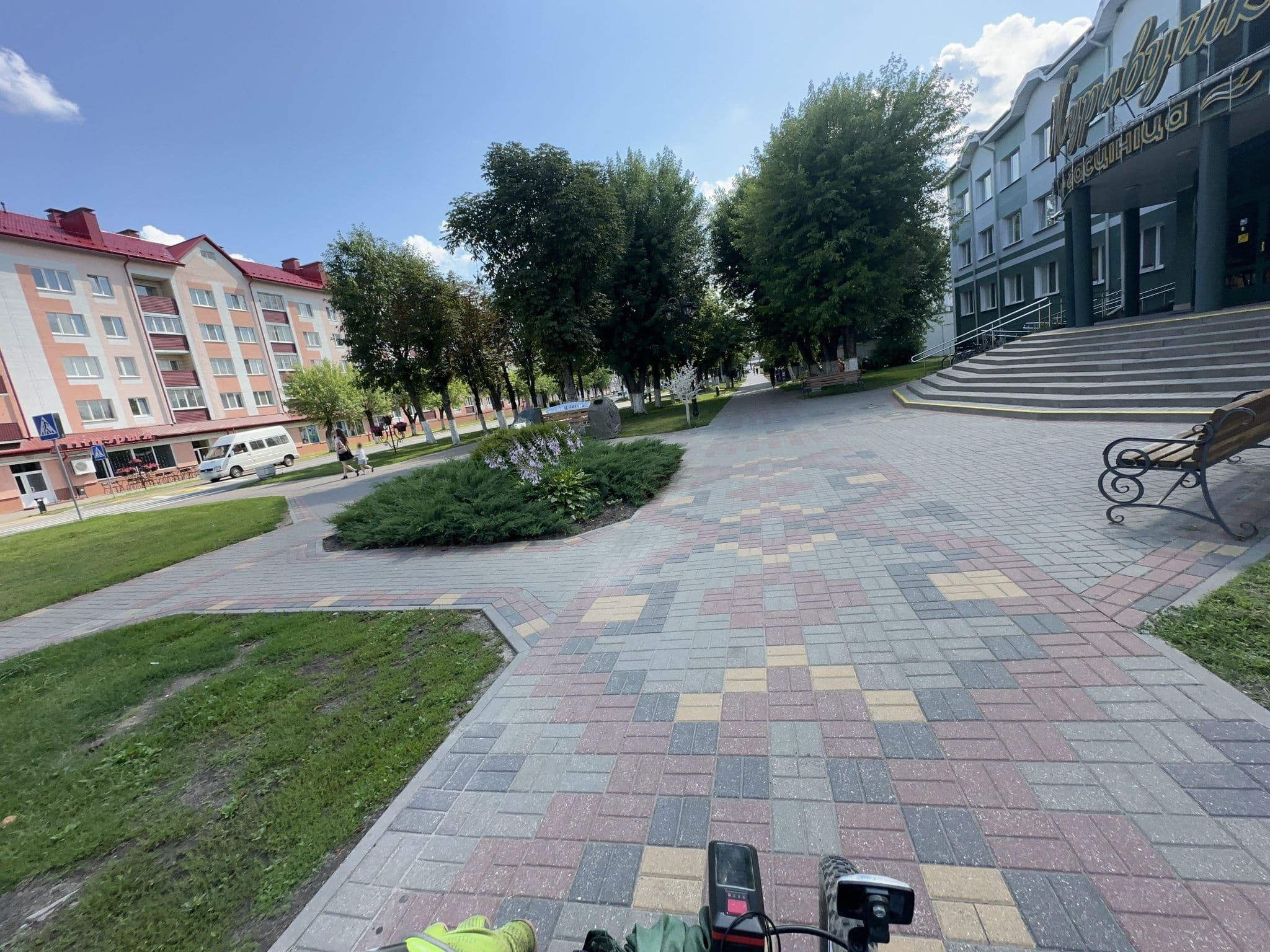Street view near Гостиница "Журавушка", Hantsavichy — © tarag0n (CC BY-SA · Mapillary)