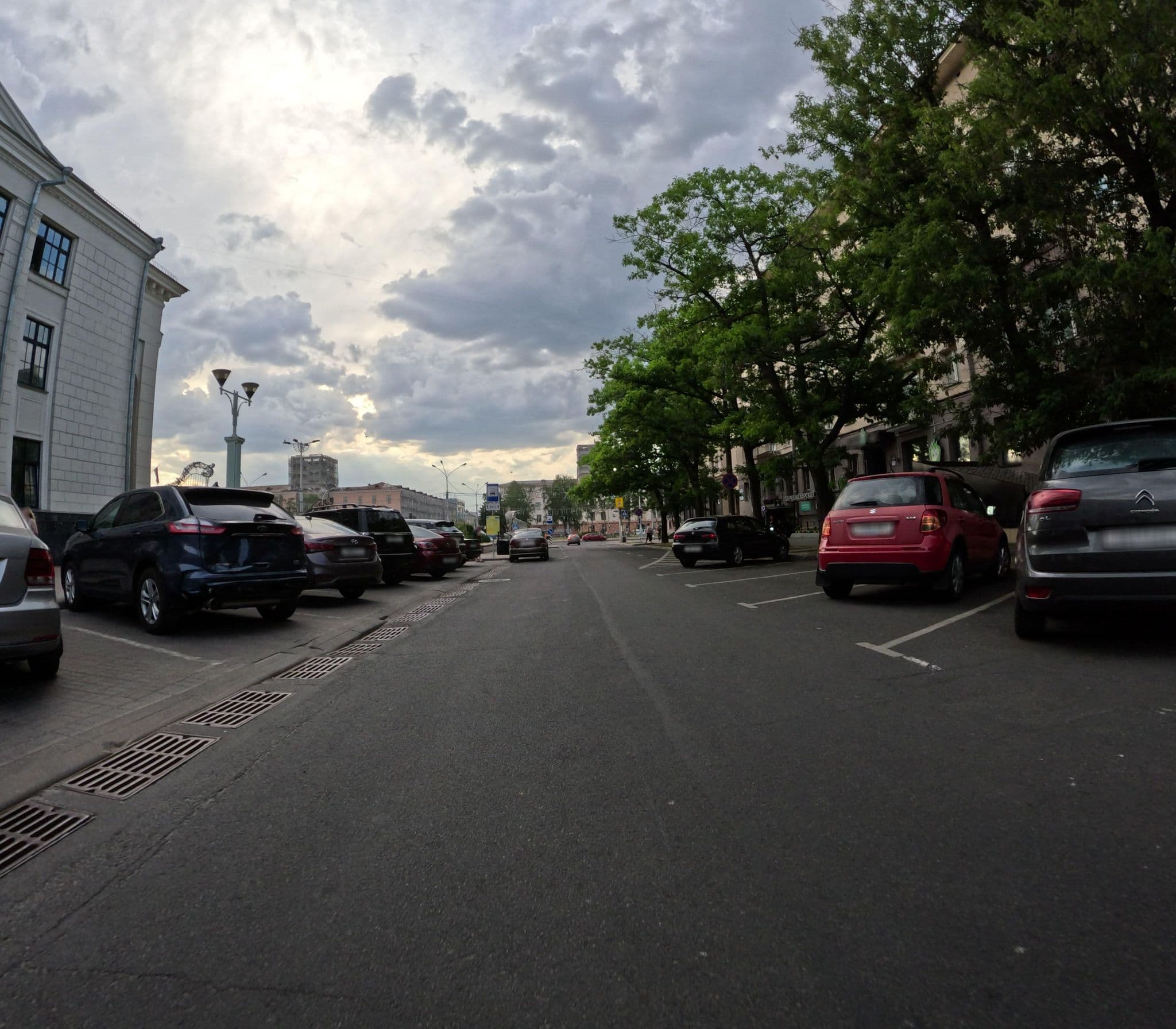 Street view near Apartment On Mulyavina 3, Minsk — © vicgor (CC BY-SA · Mapillary)