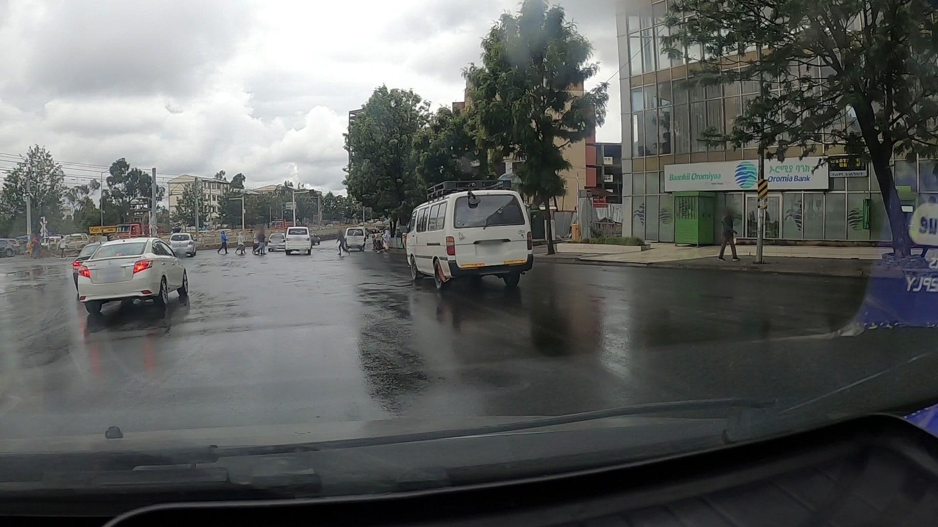 Street view near Beshale Adis Ababa, Addis Ababa — © Regatu (CC BY-SA · Mapillary)