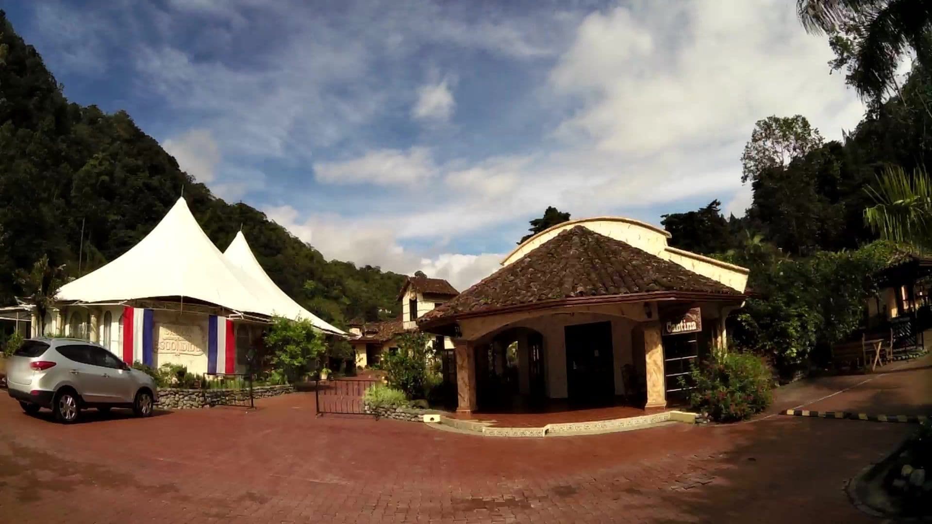 Street view near Valle Escondido Resort, Boquete — © kaartcam (CC BY-SA · Mapillary)