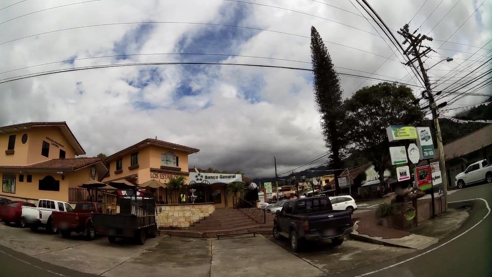 Street view near Los Establos Boquette, Bajo Boquete — © kaartcam (CC BY-SA · Mapillary)