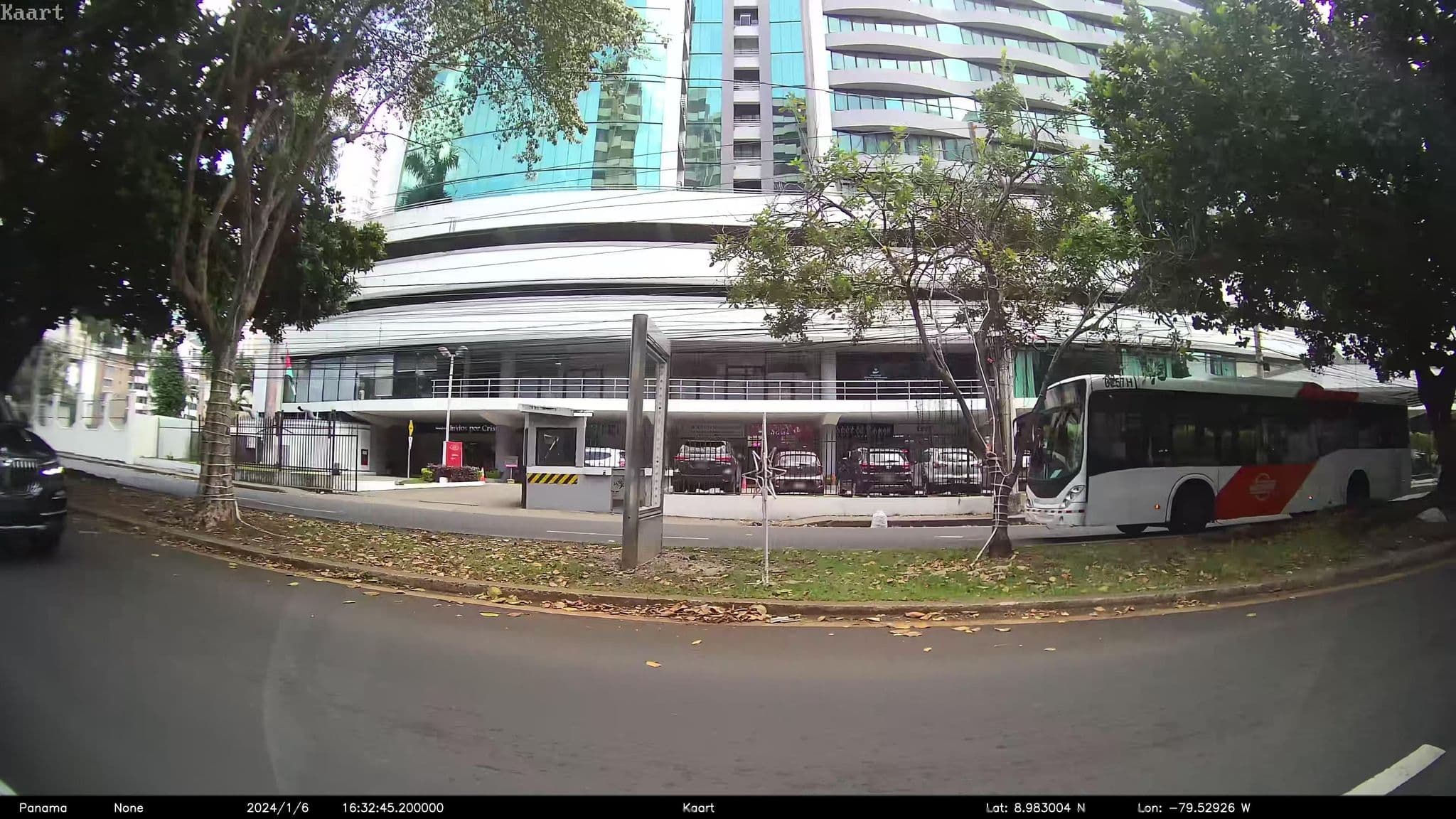 Street view near Centrum Tower Suites, Panama City — © kaart_2 (CC BY-SA · Mapillary)