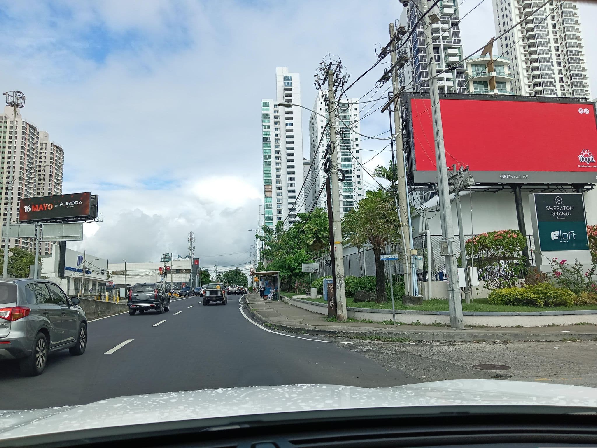 Street view near Splash Aloft Pool, Panama City — © macarrizo05 (CC BY-SA · Mapillary)