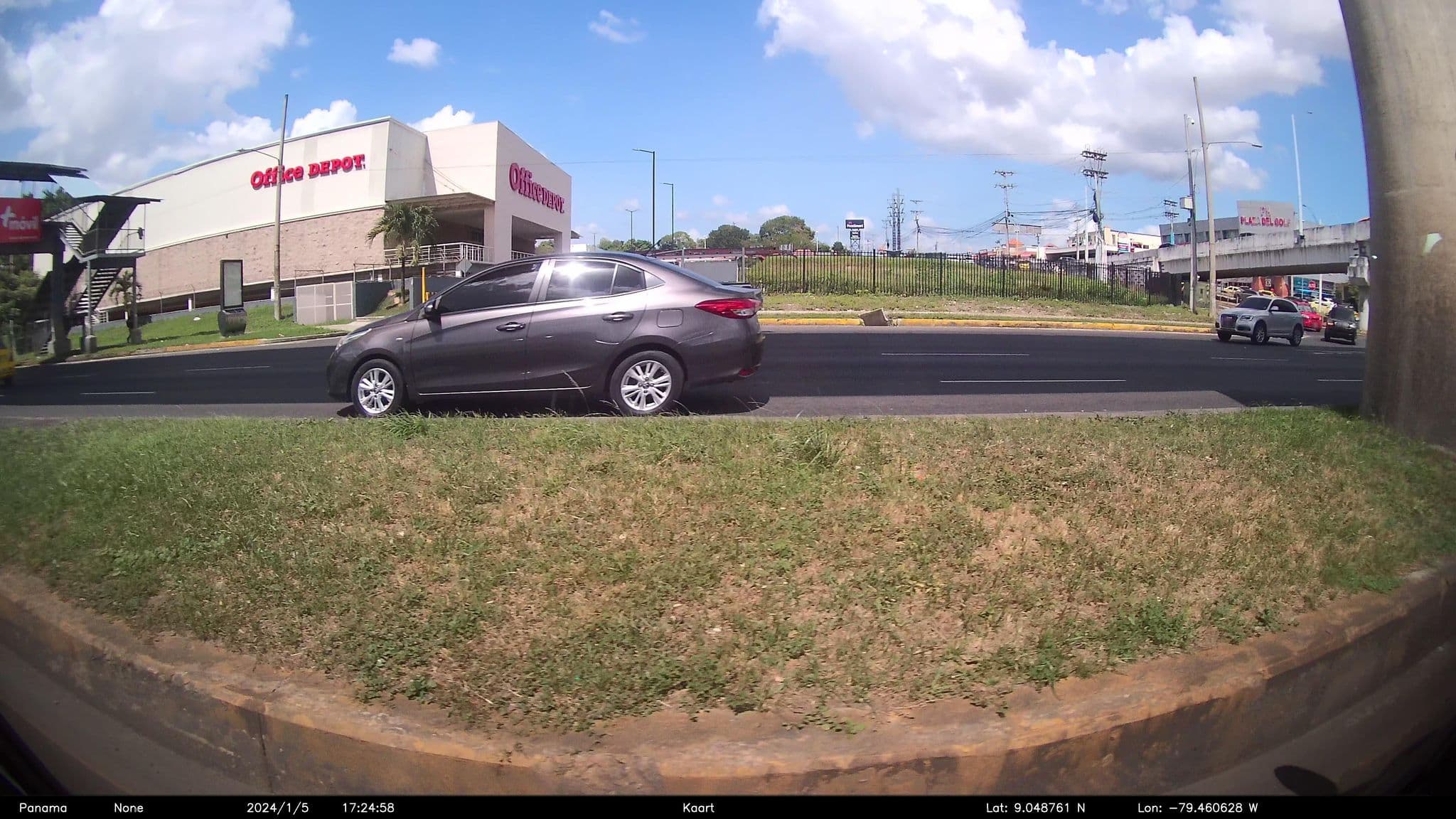 Street view near Sol y Mar, San Miguelito — © kaart_2 (CC BY-SA · Mapillary)