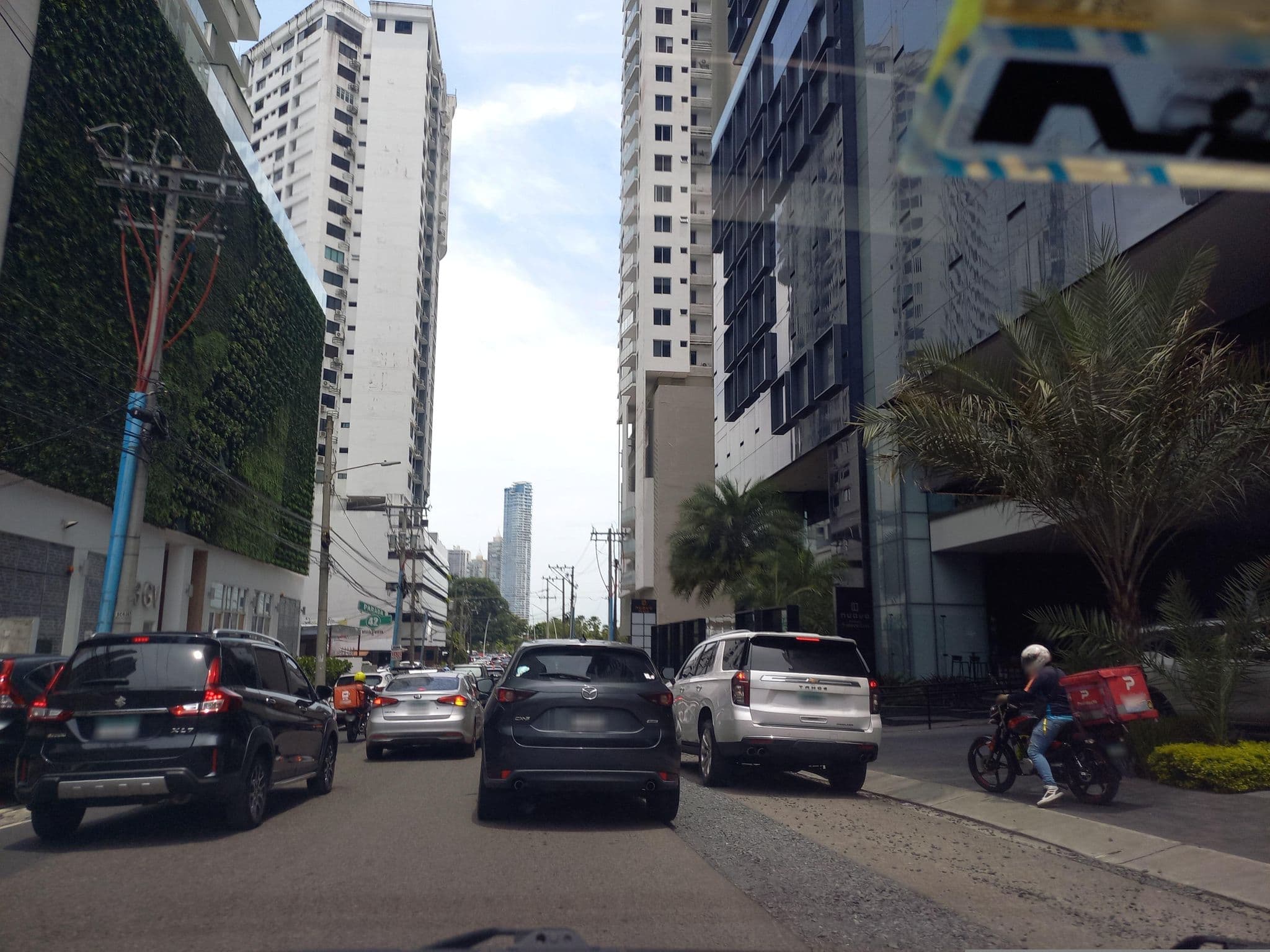 Street view near Residencial Oasis, Curundú — © edward (CC BY-SA · Mapillary)