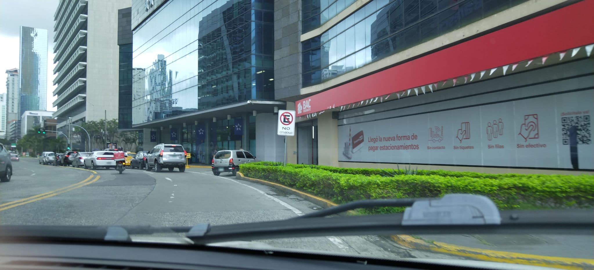 Street view near Star Bay 1 & 2 Ballroom, Panama City — © stephanieev (CC BY-SA · Mapillary)