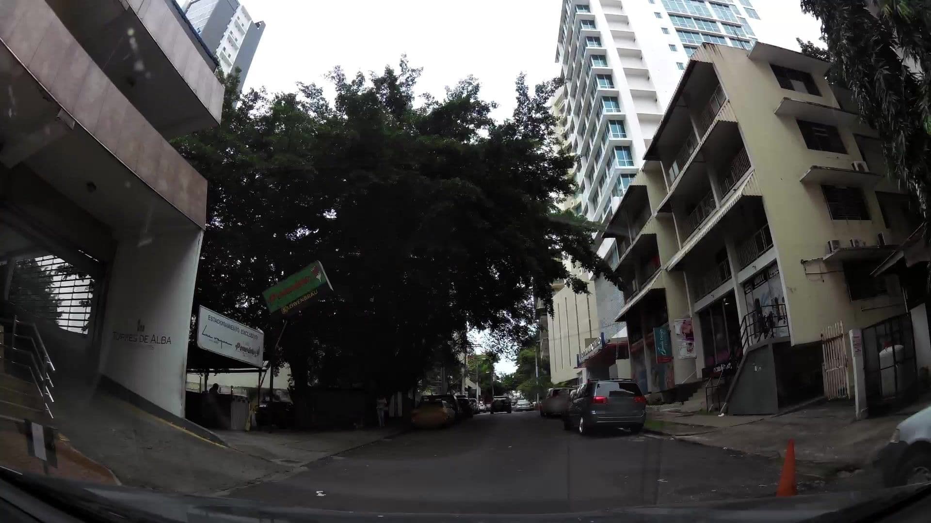 Street view near Penhouse Riu Hotels & Resorts, Panama City — © kaartcam (CC BY-SA · Mapillary)