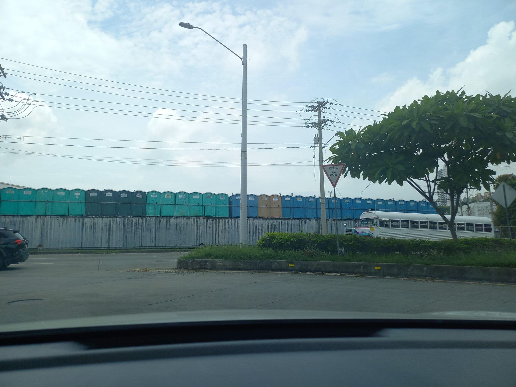 Street view near Las Flores, Río Abajo — © edward (CC BY-SA · Mapillary)