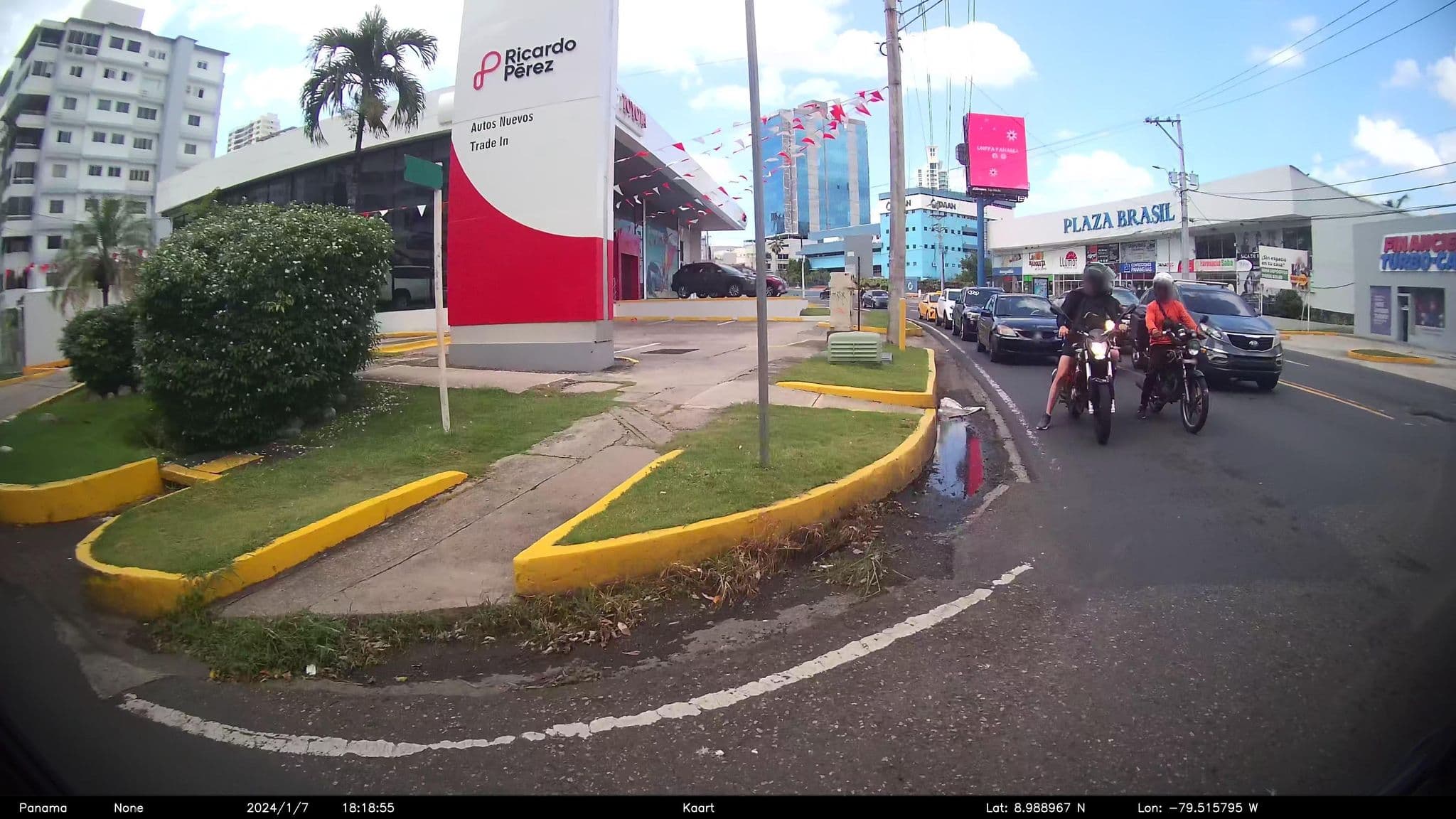 Street view near Crystal Suites Hotel Panama City (Panama), Panama City — © kaart_1 (CC BY-SA · Mapillary)