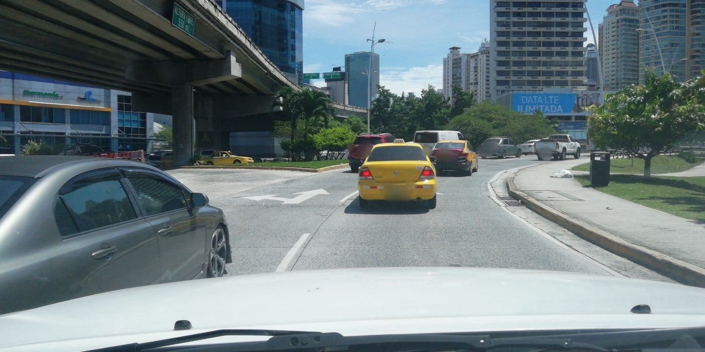 Street view near Hardo Rock Hotel, Panama City — © edward (CC BY-SA · Mapillary)