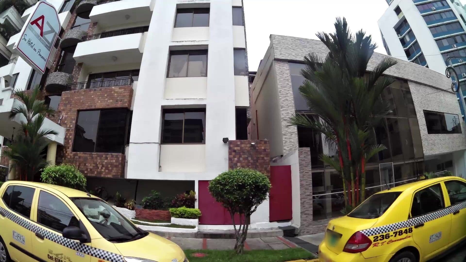 Street view near Hotel Huacas, Panama City — © kaartcam (CC BY-SA · Mapillary)