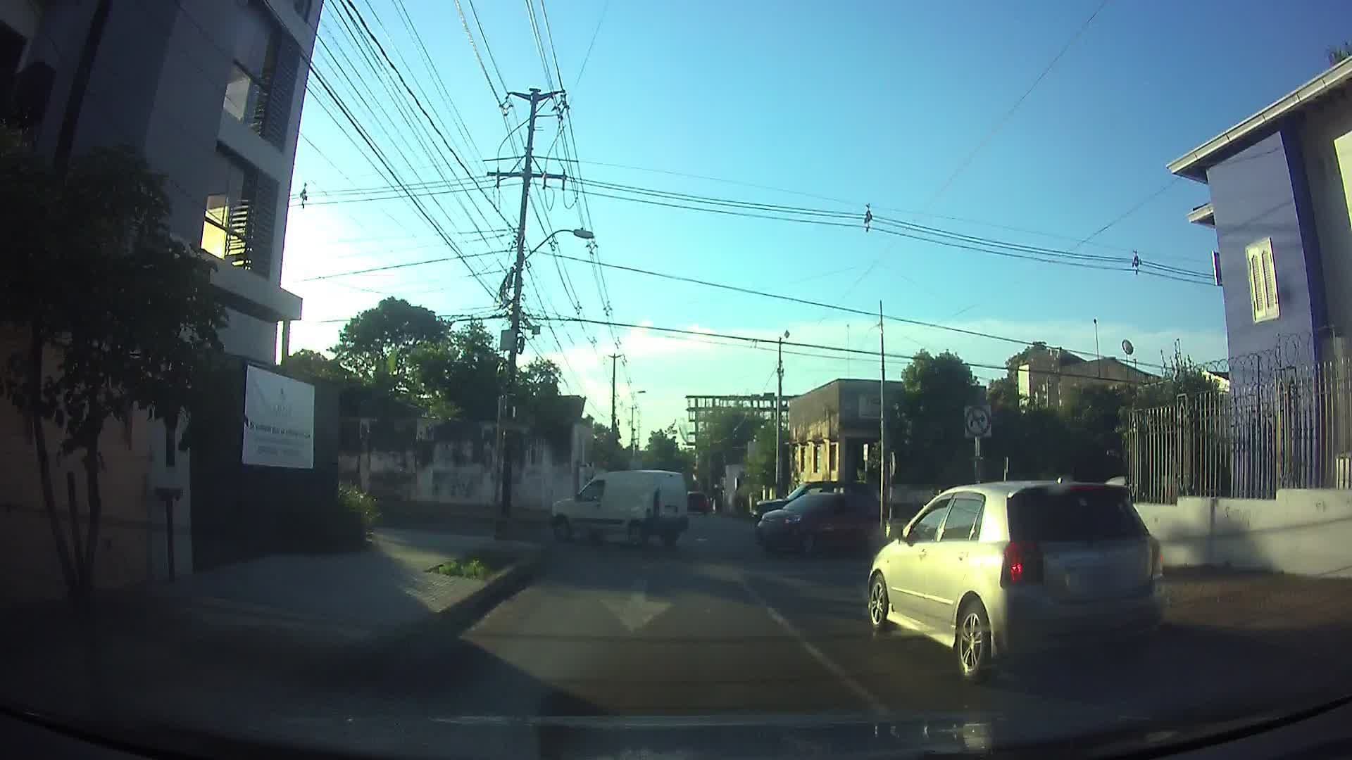 Street view near Big Airbnb energia, Asunción — © ancho85 (CC BY-SA · Mapillary)