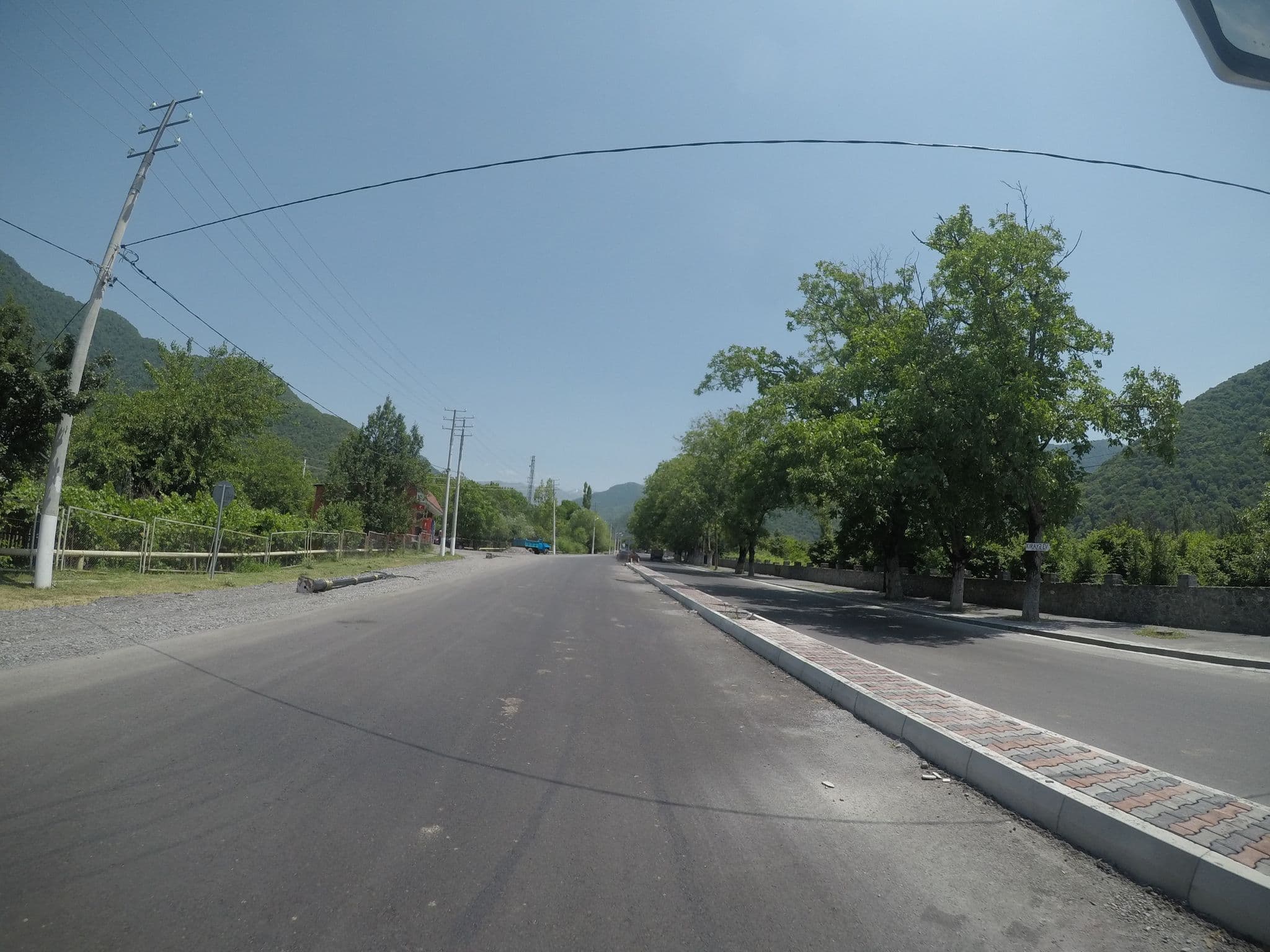 Street view near Qax - Kurmuk Hotel, Qaxbaş — © westbam (CC BY-SA · Mapillary)