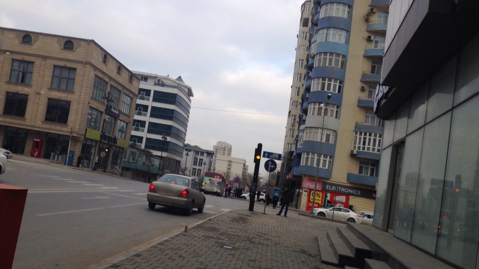 Street view near Lake palace hotel, Khojasan — © geomapper69 (CC BY-SA · Mapillary)