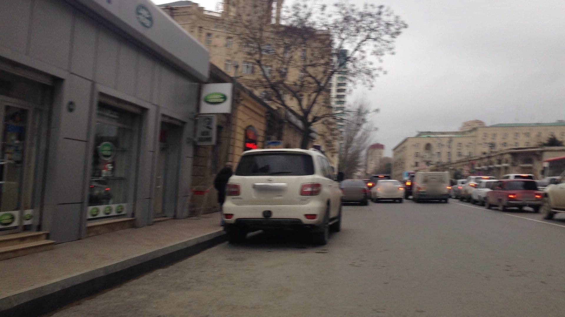 Street view near Hotel ACHAT Plaza zum Hirschen Salzburg Mönchsberg-Altstadt, Baku — © geomapper69 (CC BY-SA · Mapillary)
