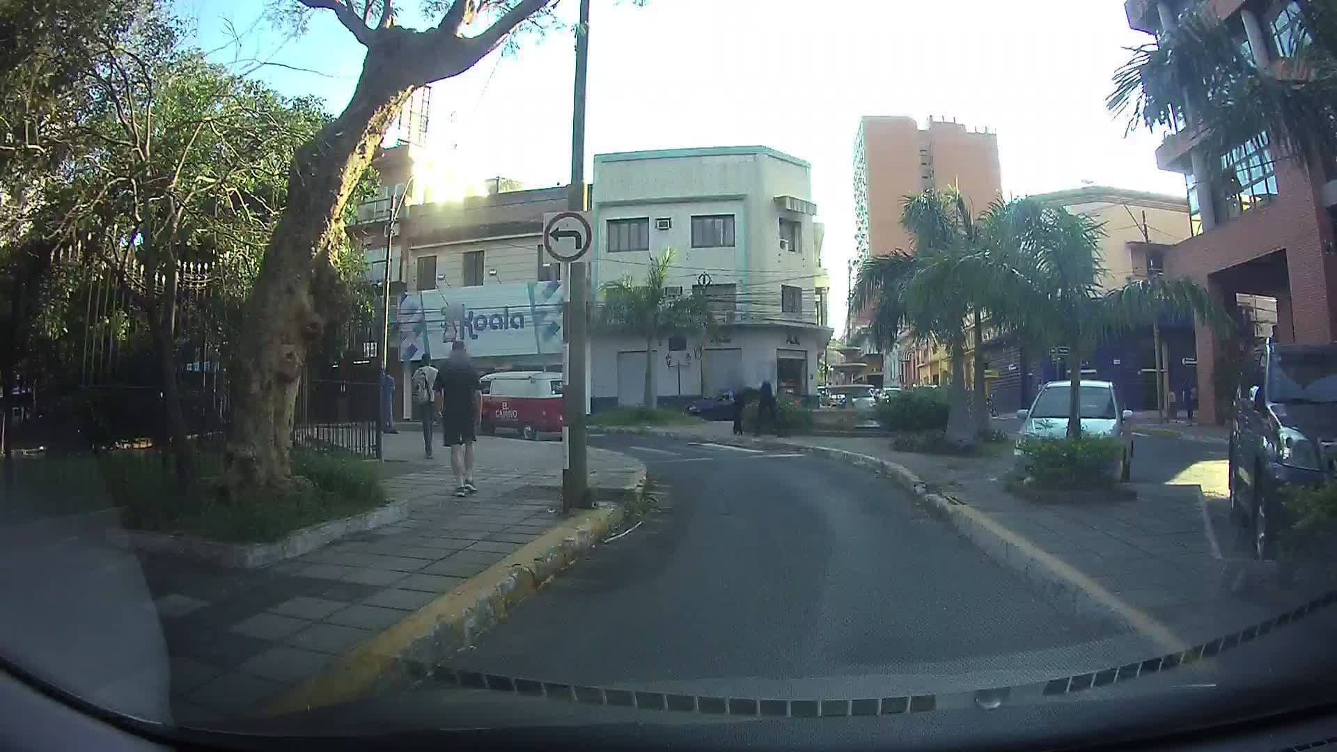 Street view near Sabe Center Hotel, Asunción — © ancho85 (CC BY-SA · Mapillary)