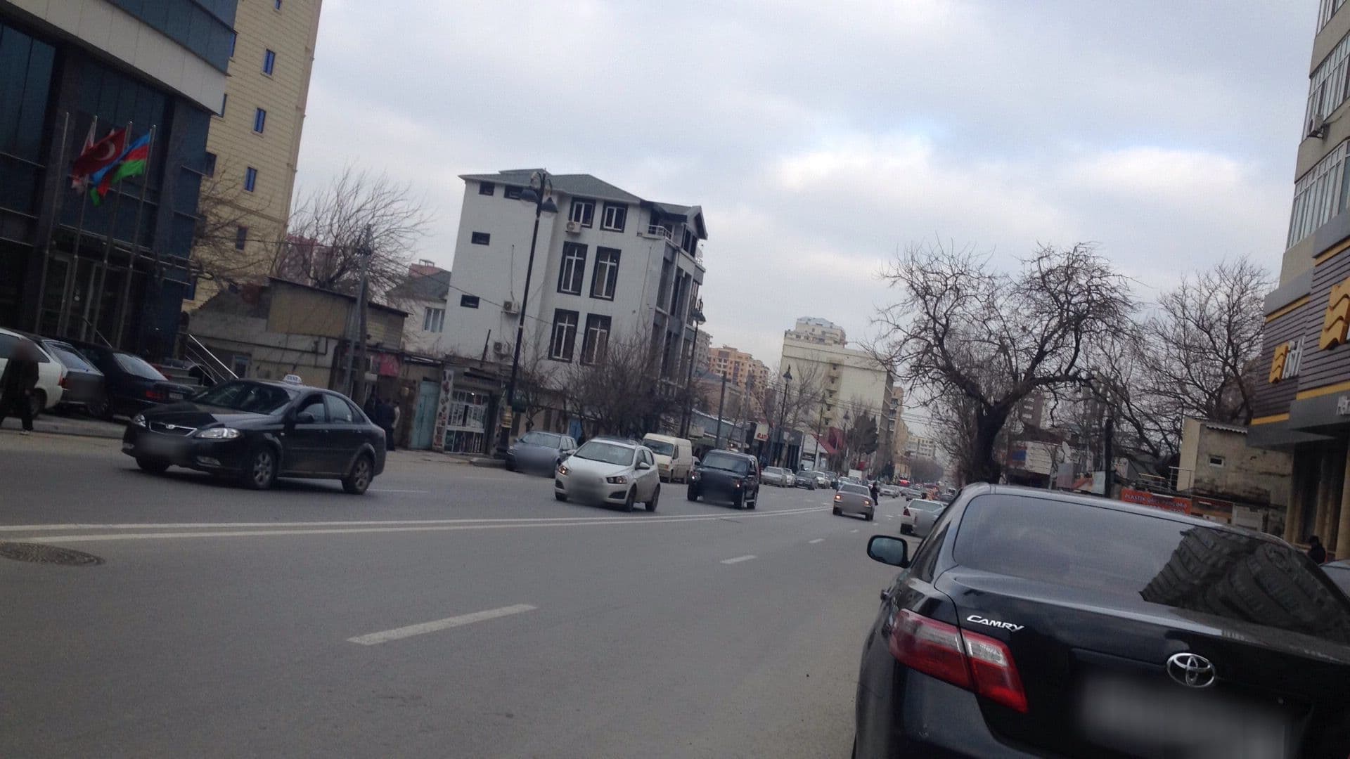 Street view near New Baku Otel, Khojasan — © geomapper69 (CC BY-SA · Mapillary)