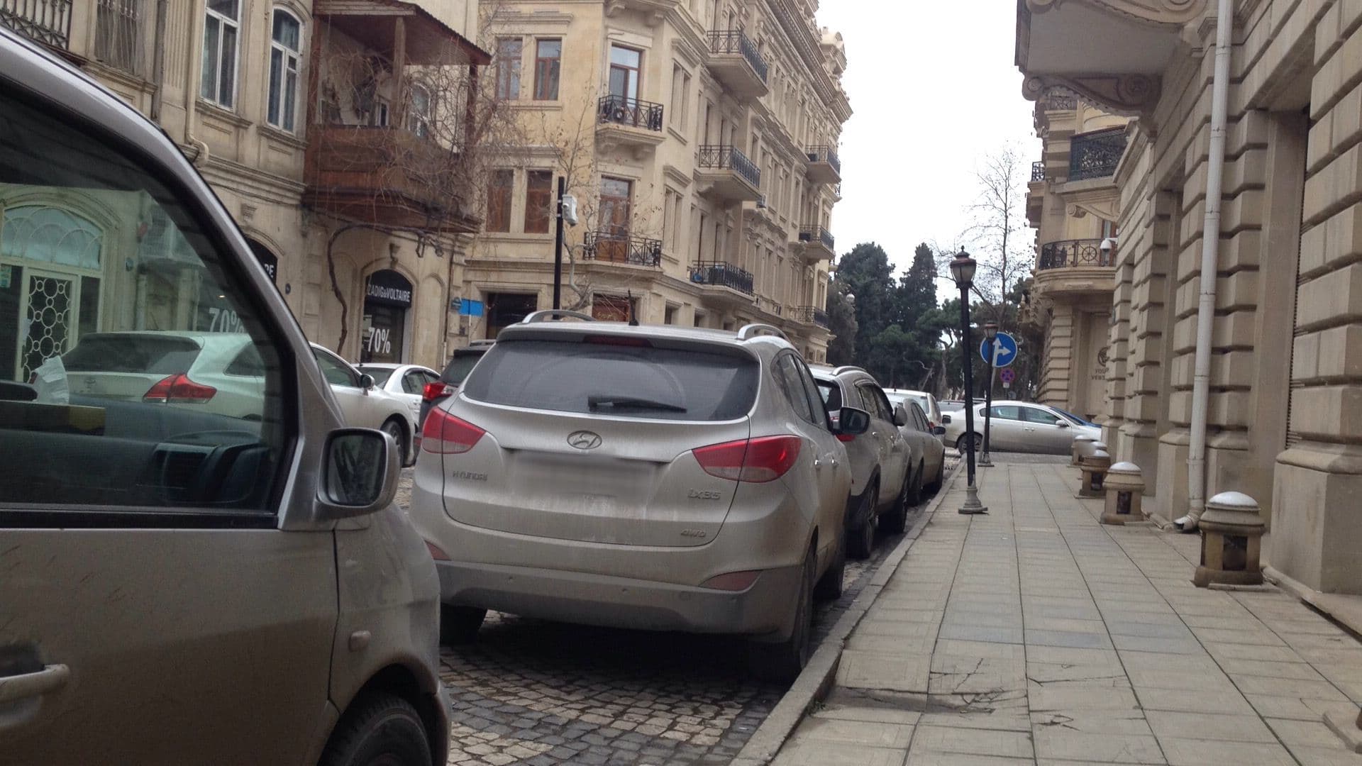 Street view near Shalimar Boutique Hotel, Badamdar — © geomapper69 (CC BY-SA · Mapillary)