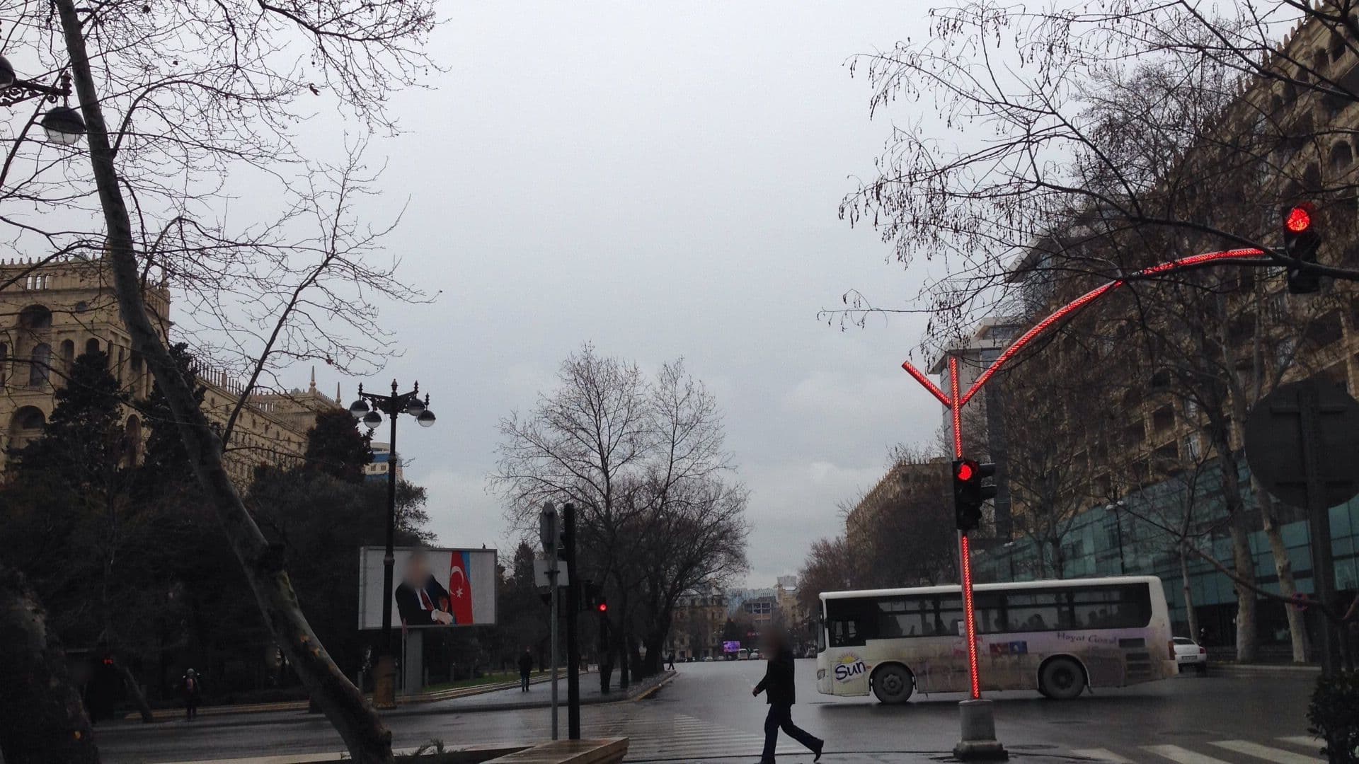 Street view near Dondar Hotel, Baku — © geomapper69 (CC BY-SA · Mapillary)