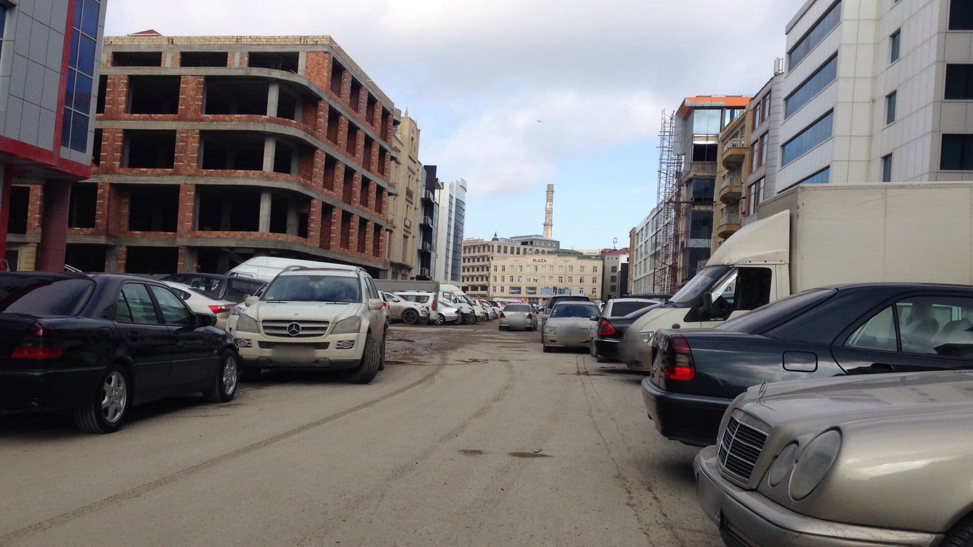 Street view near Bosfor Hotel, Baku — © geomapper69 (CC BY-SA · Mapillary)