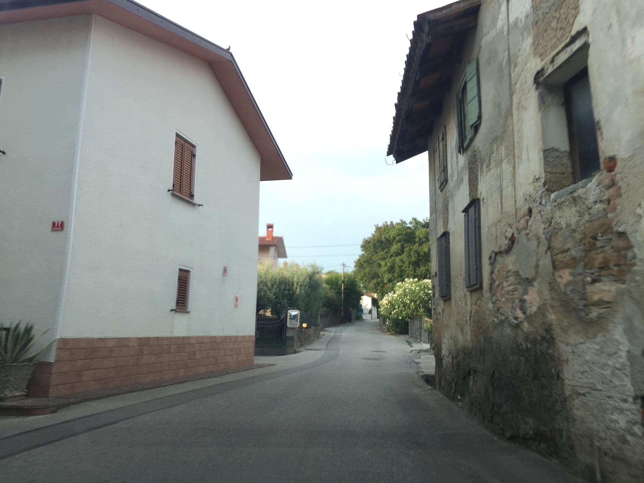 Street view near Garni Hotel Dvor, Solkan — © igorzo (CC BY-SA · Mapillary)
