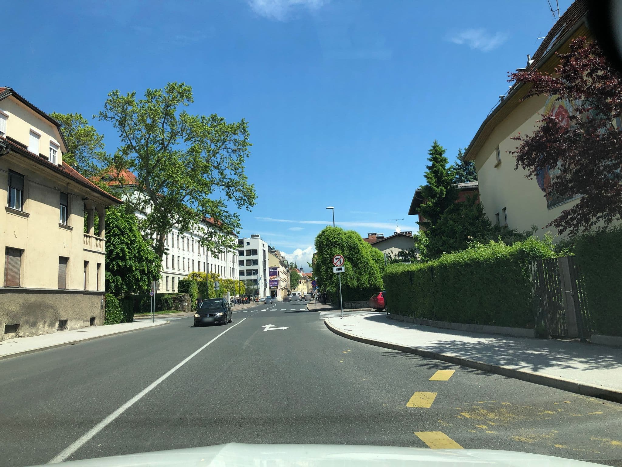 Street view near Vila Enoma, Ljubljana — © derzornigemarkus (CC BY-SA · Mapillary)