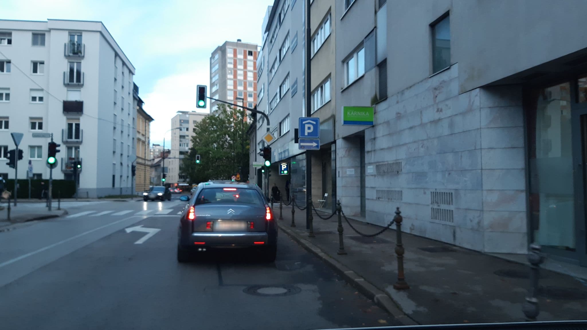 Street view near Loisaida Avenue, Ljubljana — © veverica (CC BY-SA · Mapillary)