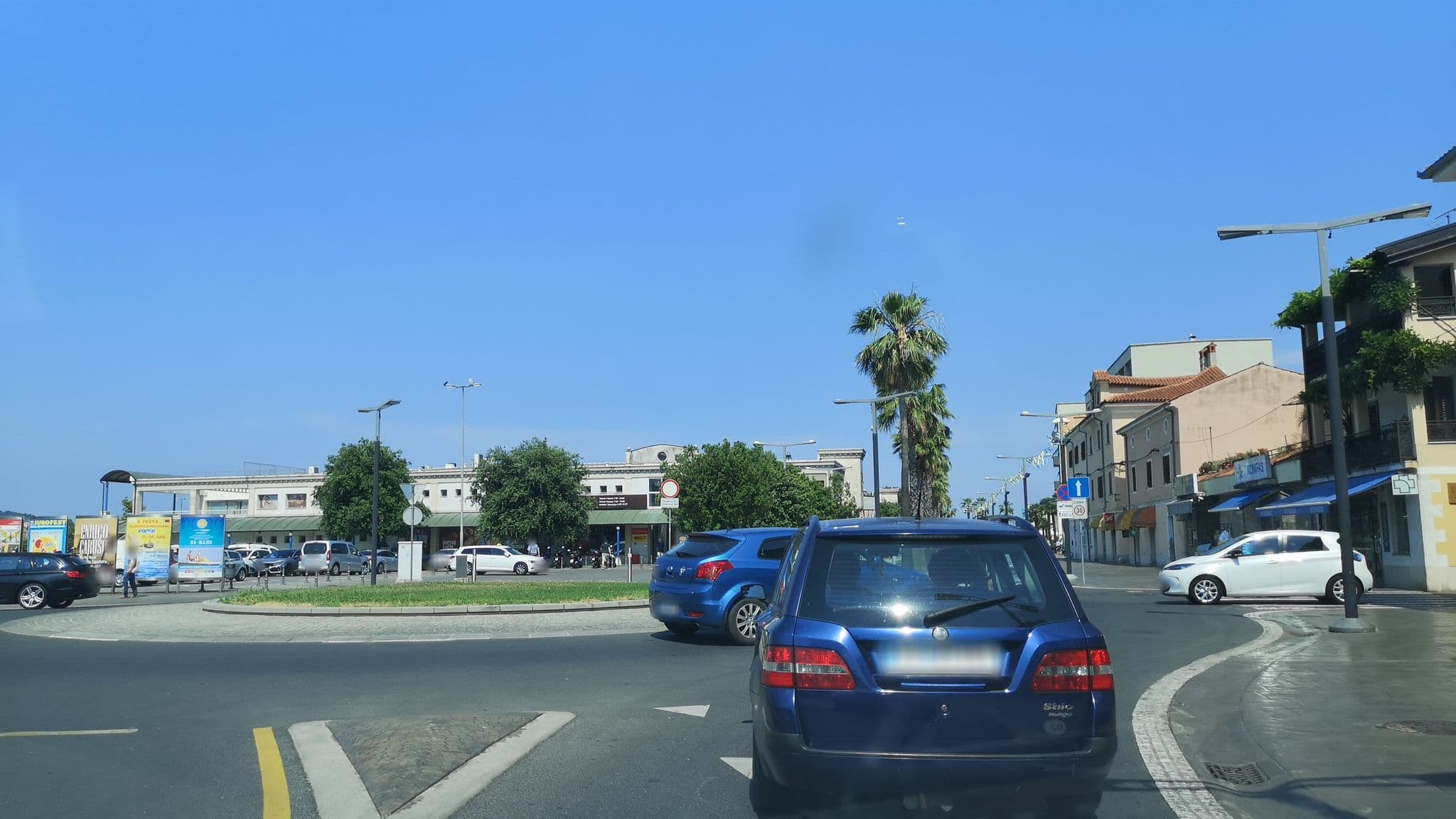 Street view near Breakfast, Koper — © emil_d (CC BY-SA · Mapillary)
