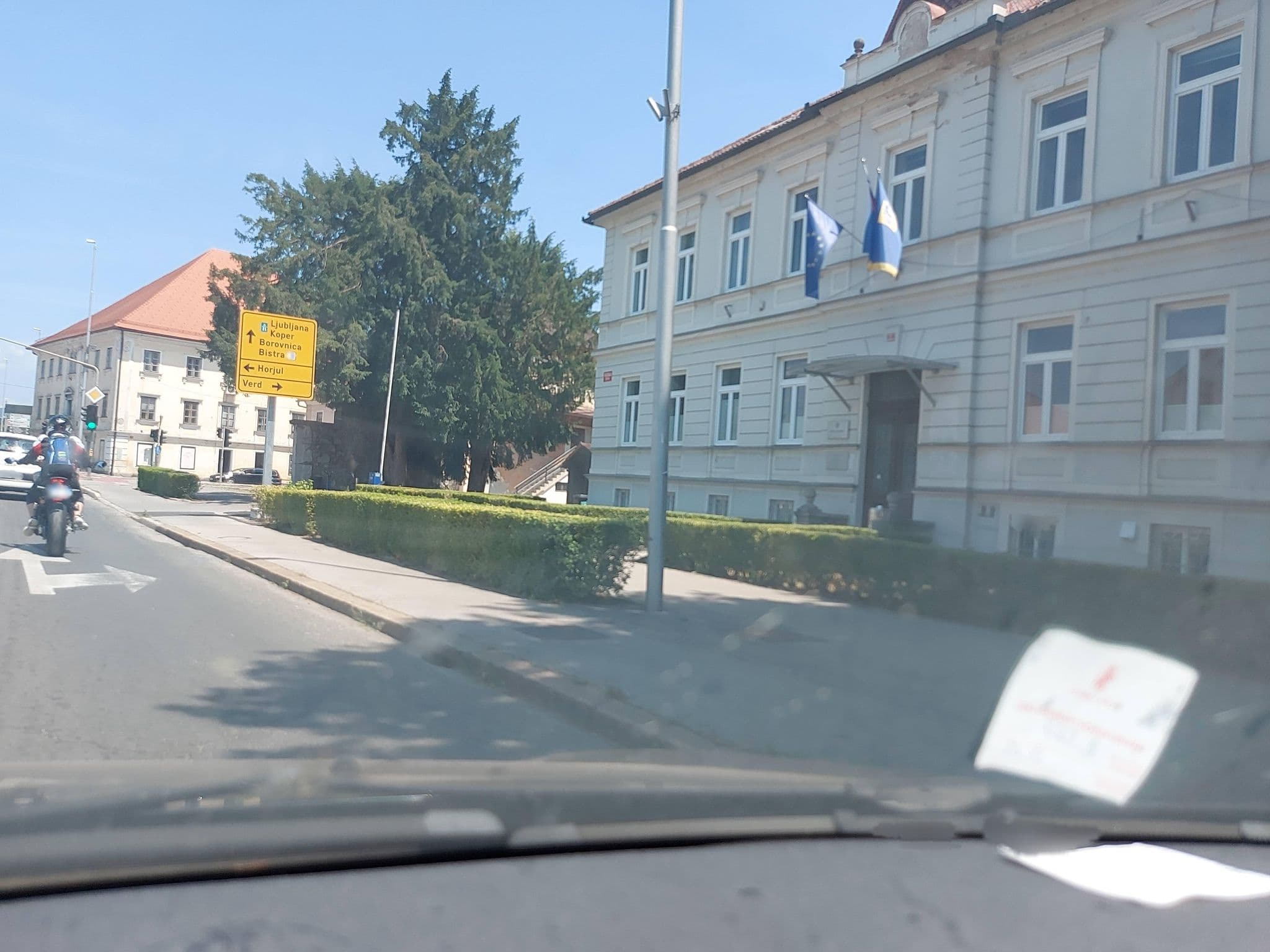 Street view near Mantova Hotel Vrhnika, Vrhnika — © mik007 (CC BY-SA · Mapillary)