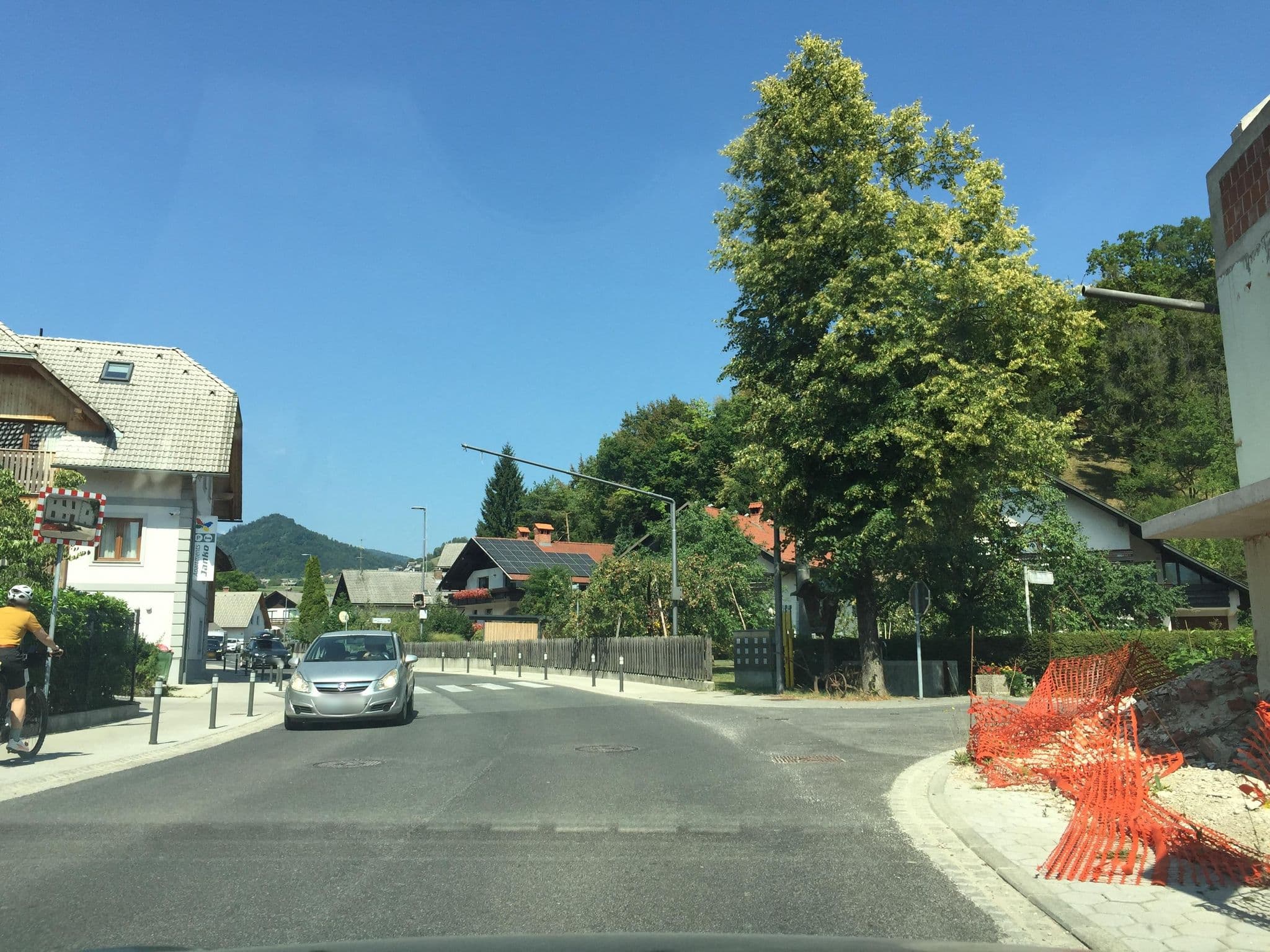 Street view near Veldes B&B, Bled — © igorzo (CC BY-SA · Mapillary)