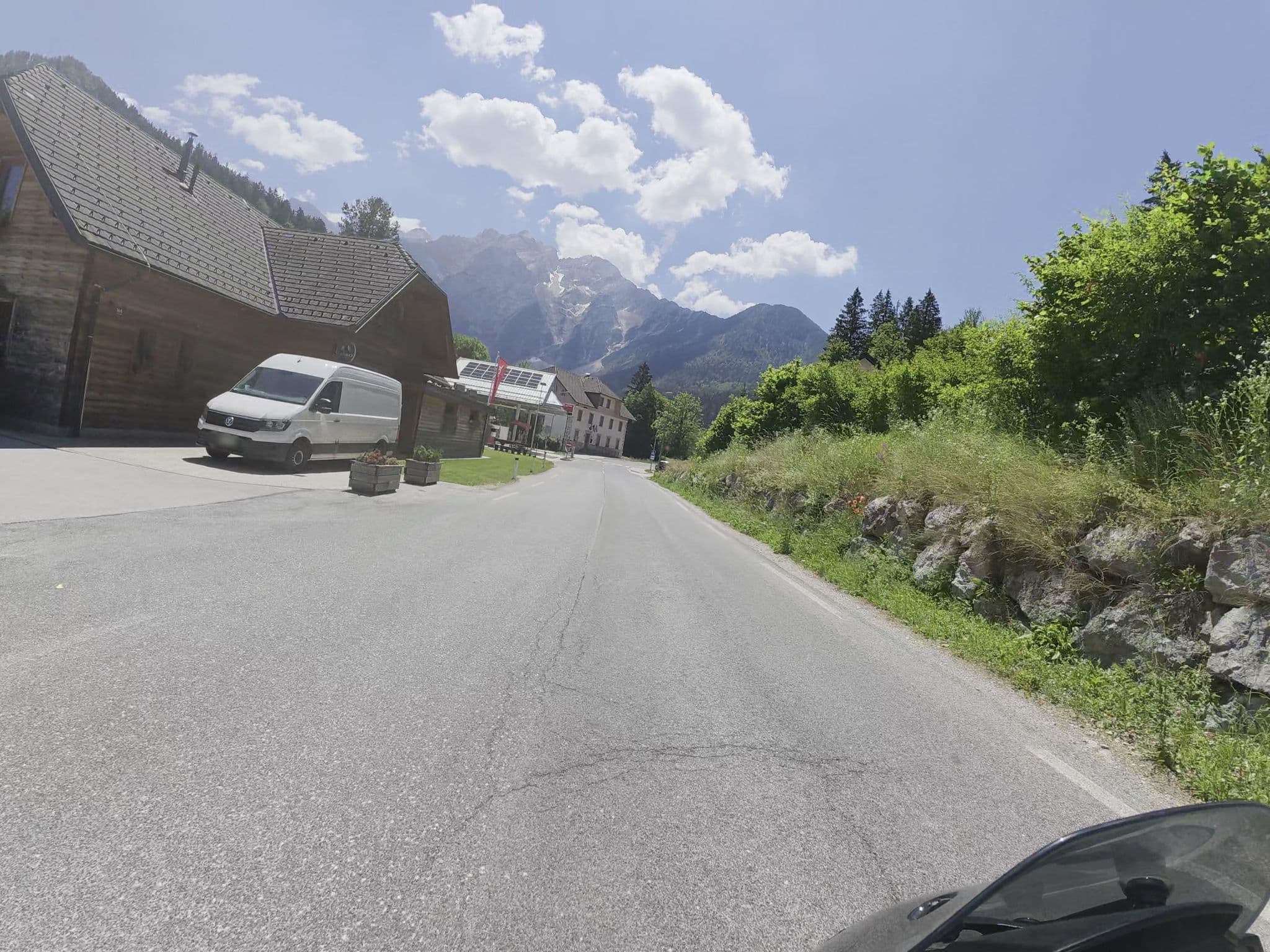 Street view near Planinka Hotel Jezersko, Preddvor — © Guzzi_Franze (CC BY-SA · Mapillary)