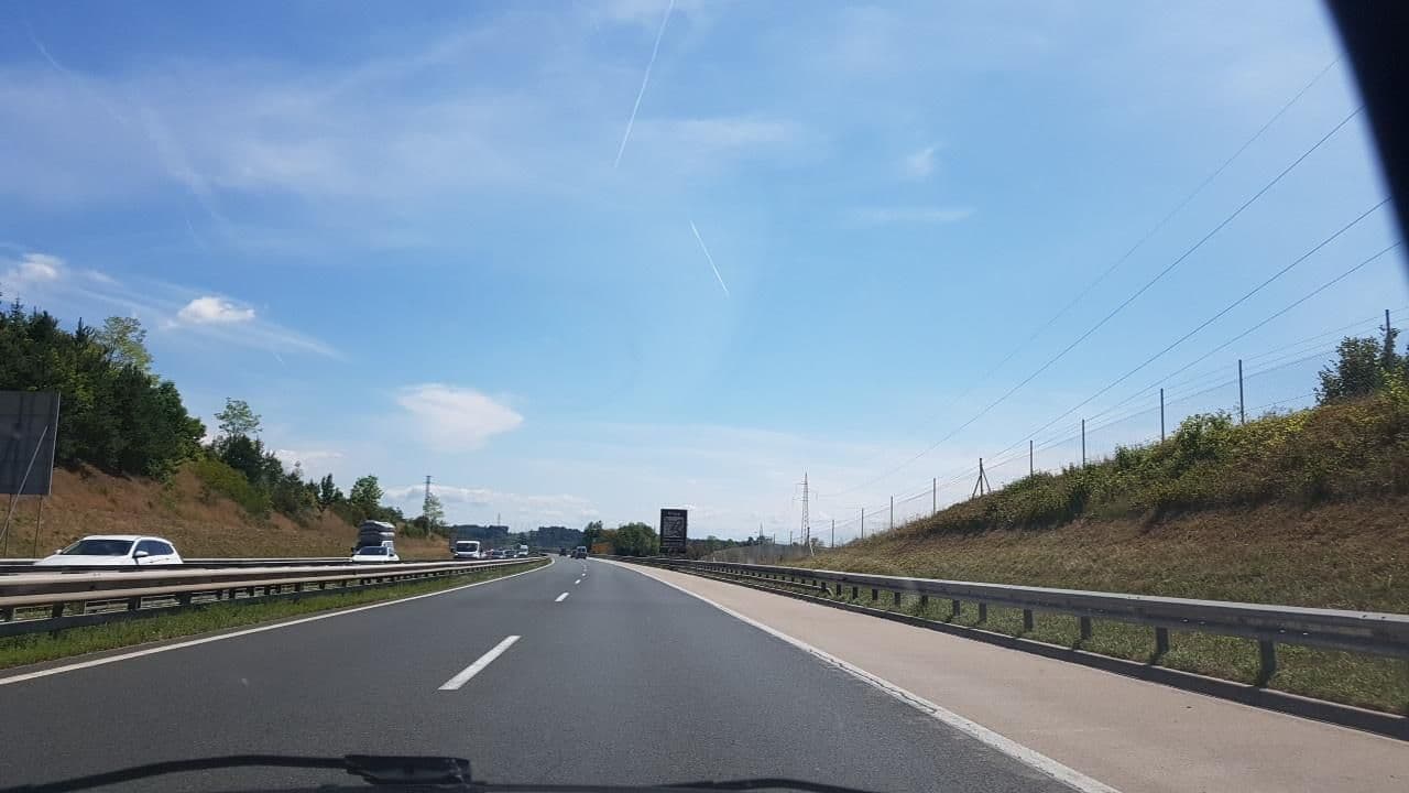 Street view near Valamar sanfior, Radovljica — © mik007 (CC BY-SA · Mapillary)