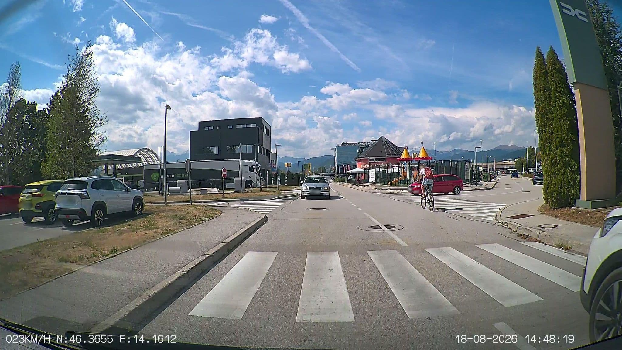 Street view near Hotel Krek Lesce, Lesce — © heetENkoel (CC BY-SA · Mapillary)