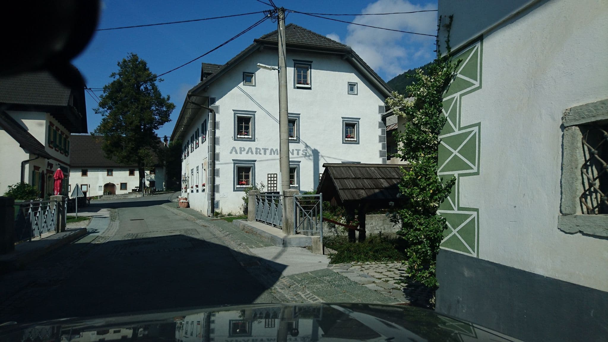 Street view near Belopeški Dvori, Kranjska Gora — © voschix (CC BY-SA · Mapillary)