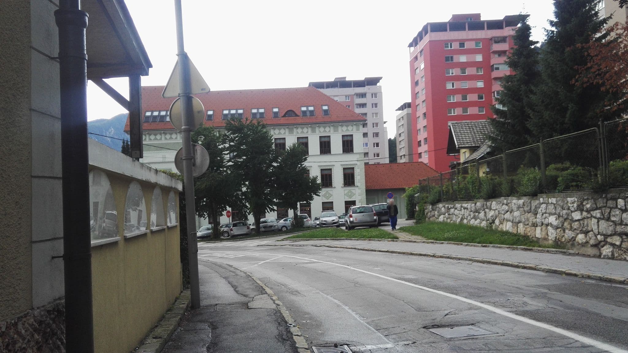 Street view near Klub Zlata Ribica, Jesenice — © aceini (CC BY-SA · Mapillary)