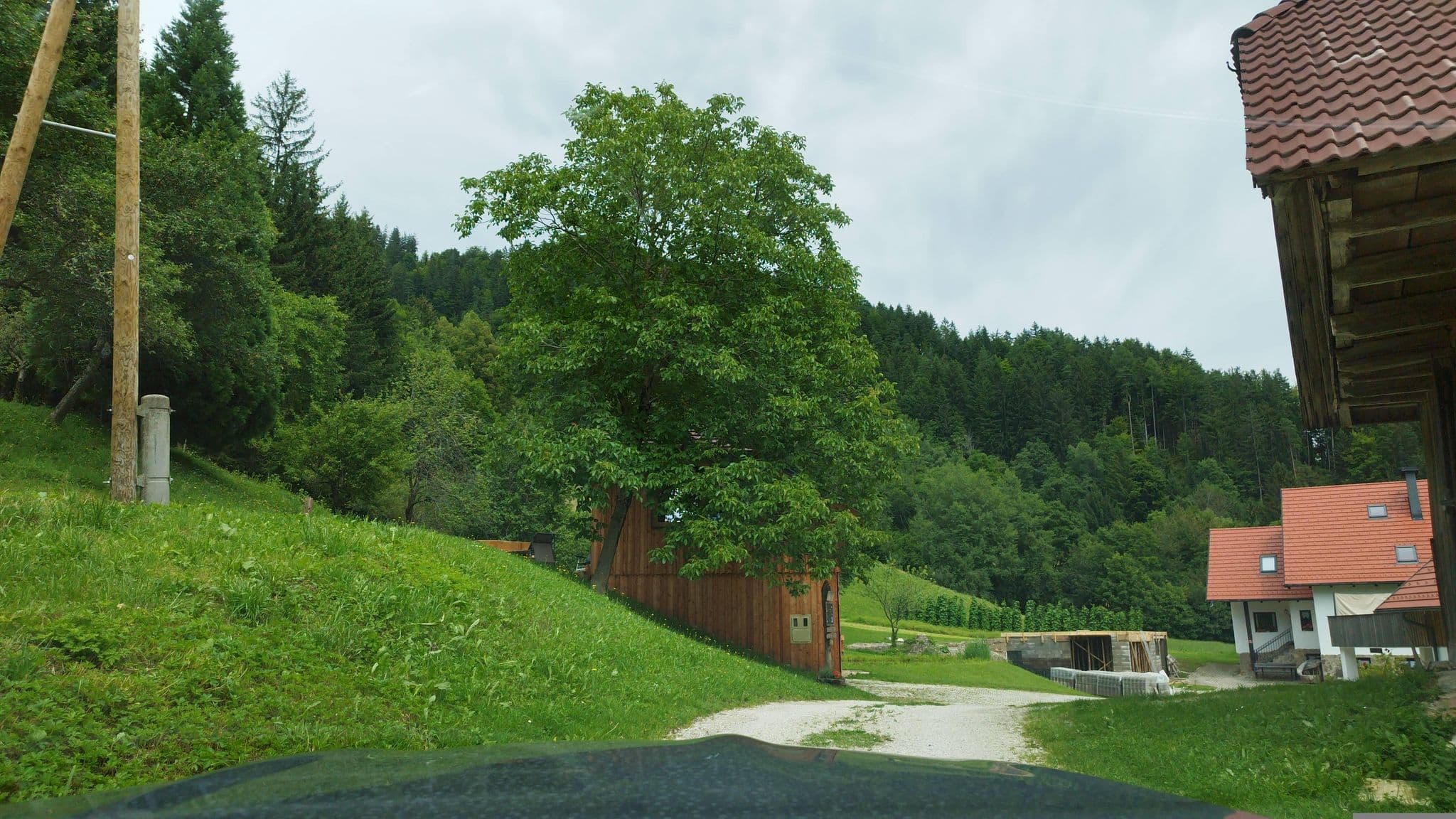 Street view near Adam’s Chalet, Mislinja — © bct (CC BY-SA · Mapillary)