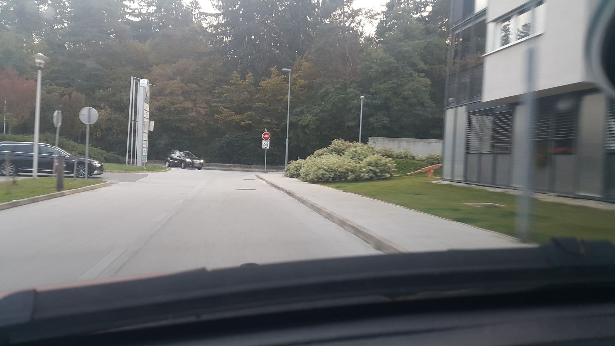 Street view near Hotel Betnava Maribor, Maribor — © urosja (CC BY-SA · Mapillary)