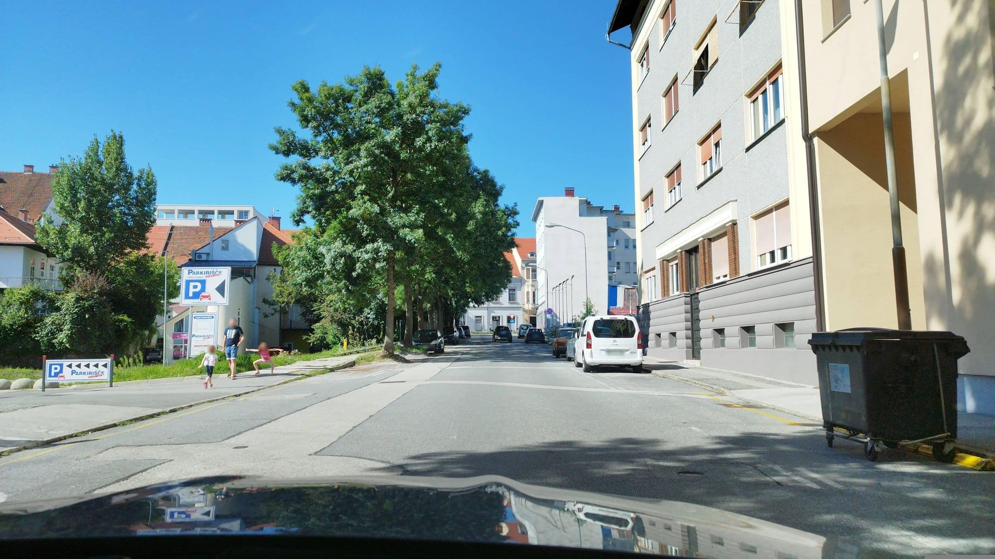 Street view near Hotel Piramida Maribor, Maribor — © bct (CC BY-SA · Mapillary)