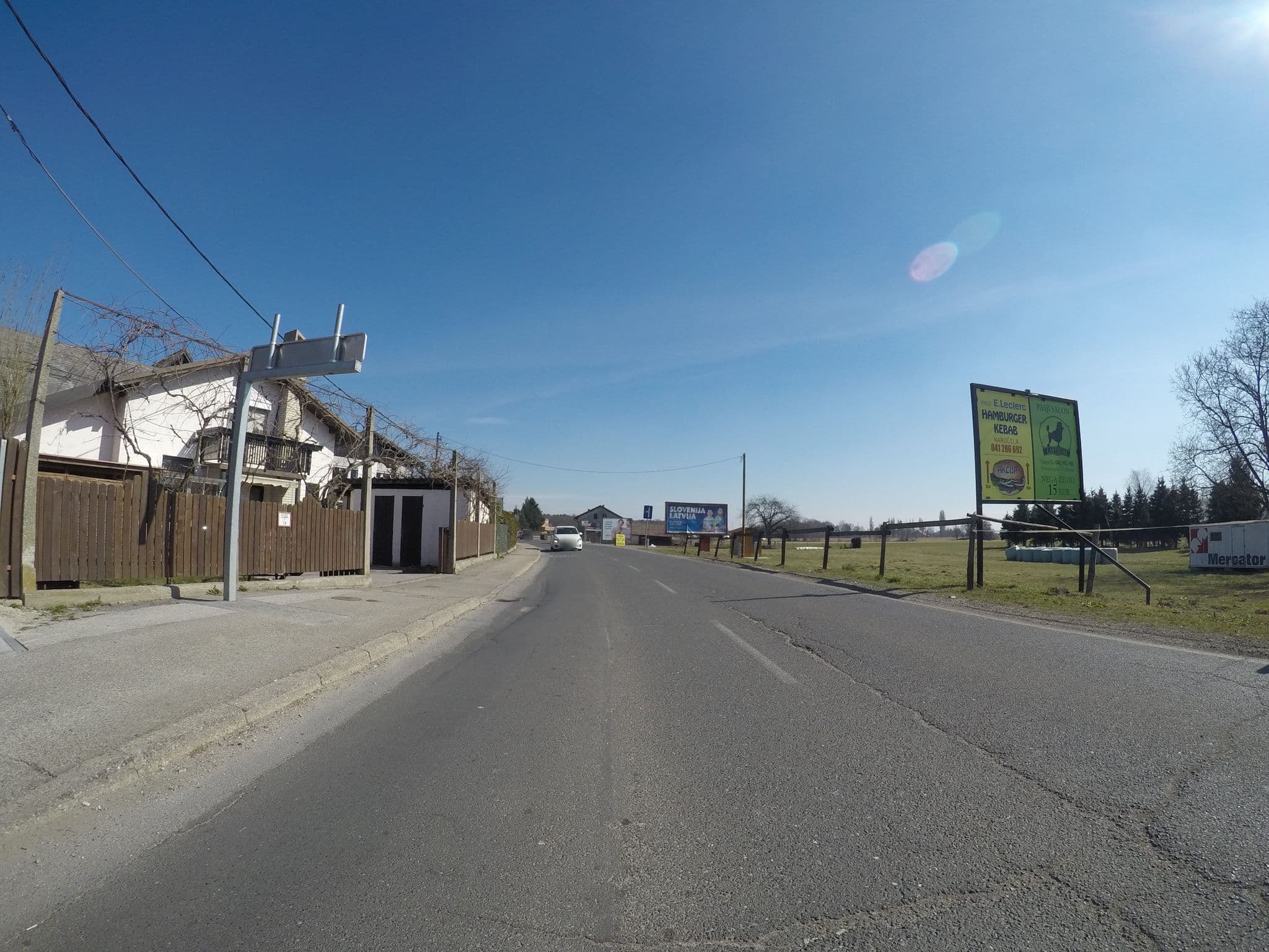 Street view near "Zeleni kakadu" Maribor, Razvanje — © chrisbeddow (CC BY-SA · Mapillary)