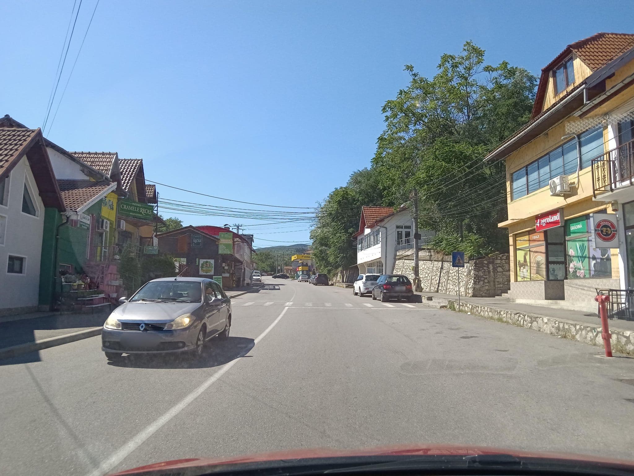 Street view near Hotel Meridian, Orşova — © nglf (CC BY-SA · Mapillary)
