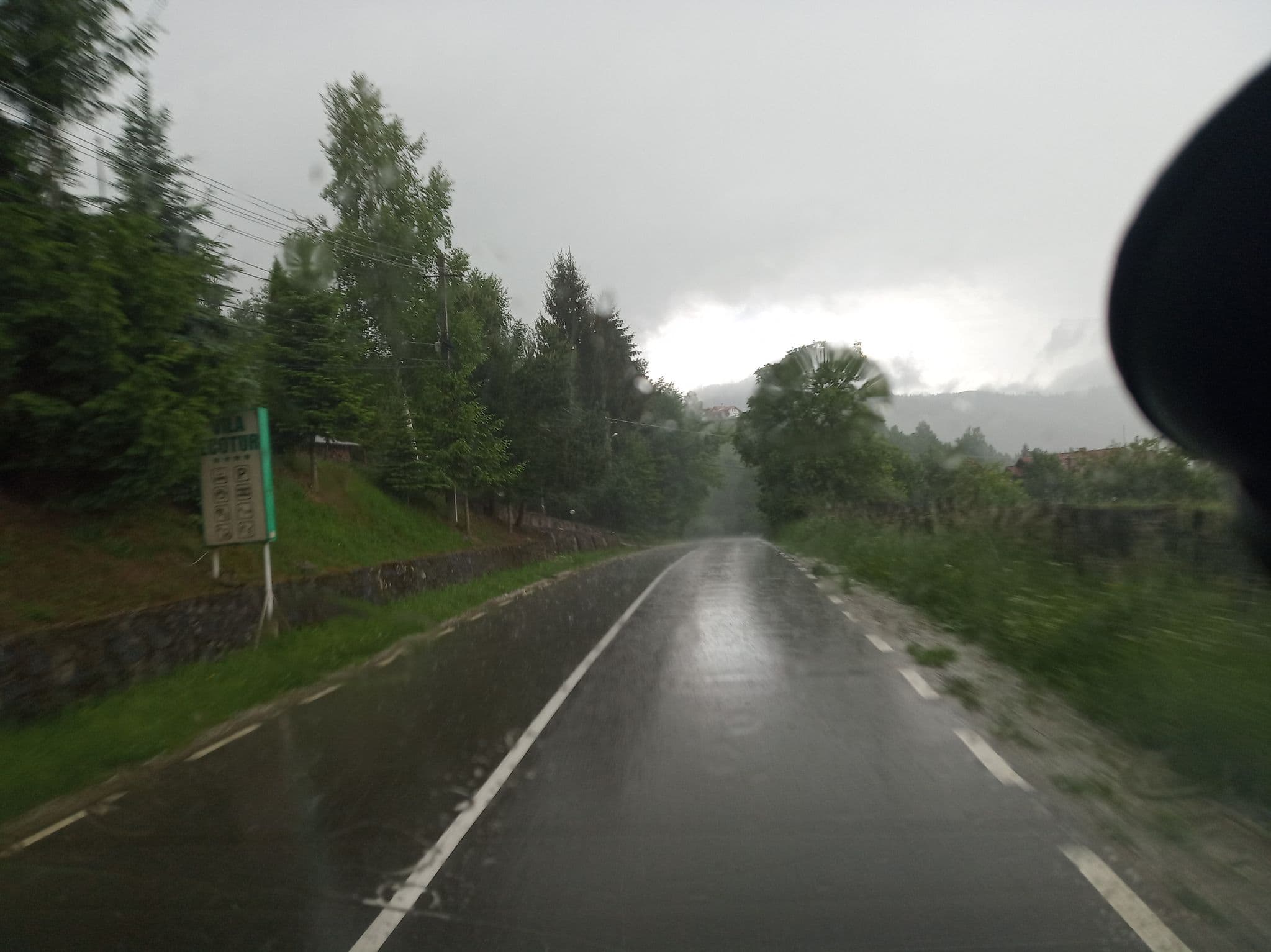 Street view near Vila Ecotur, Ceahlău — © tavi (CC BY-SA · Mapillary)