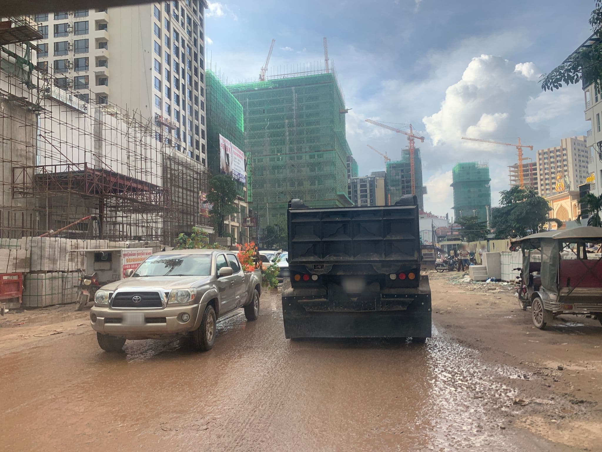 Street view near Ponleu Reas Thmey Hotel - Shihanouk city, Sihanoukville — © buschjost (CC BY-SA · Mapillary)