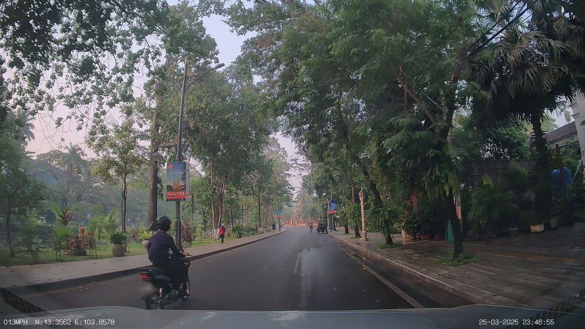 Street view near Angkor Than City, Siem Reap — © ThailandCambodia (CC BY-SA · Mapillary)