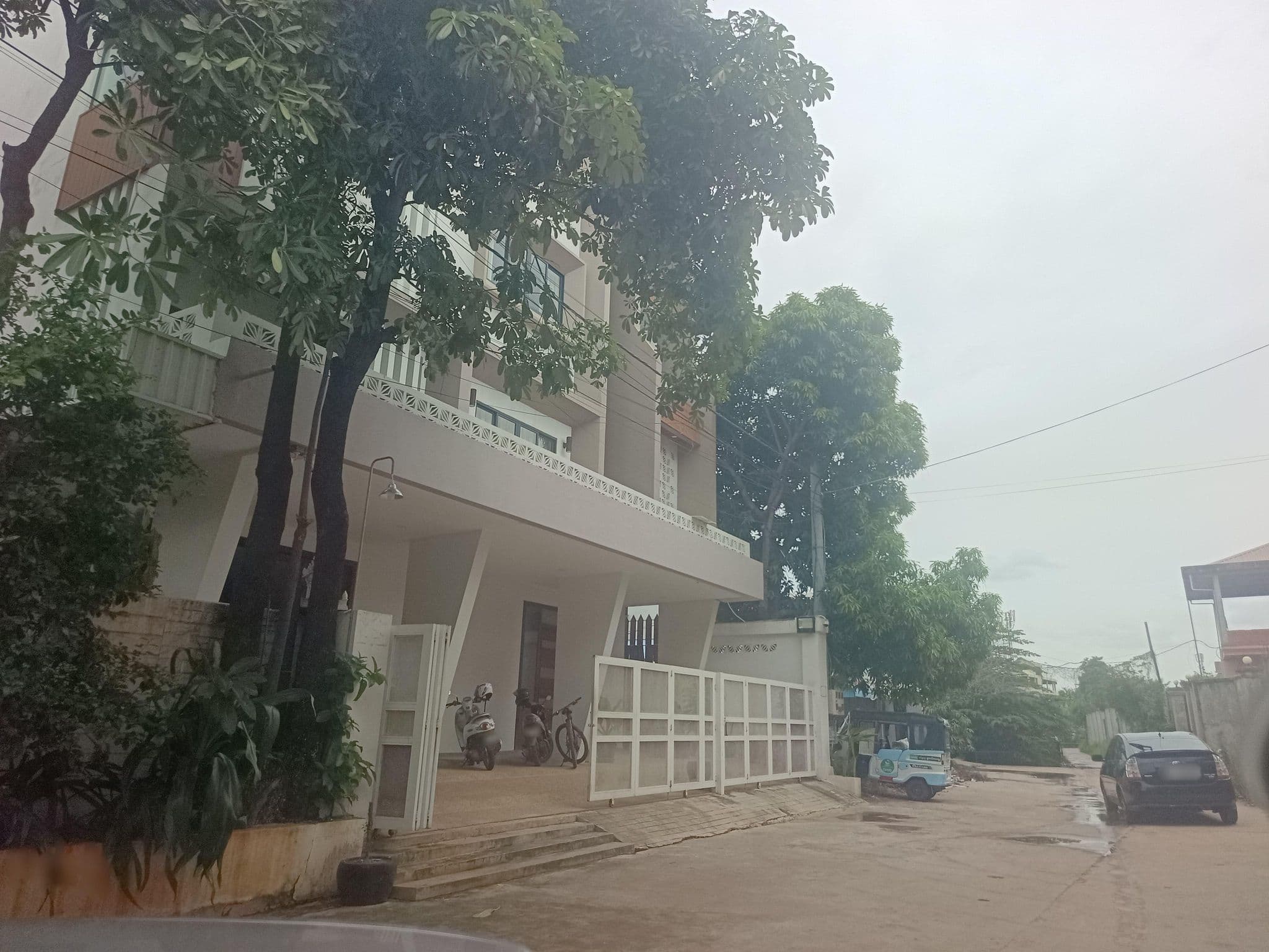 Street view near Ravel Boutique Hotel, Siem Reap — © ThailandCambodia (CC BY-SA · Mapillary)