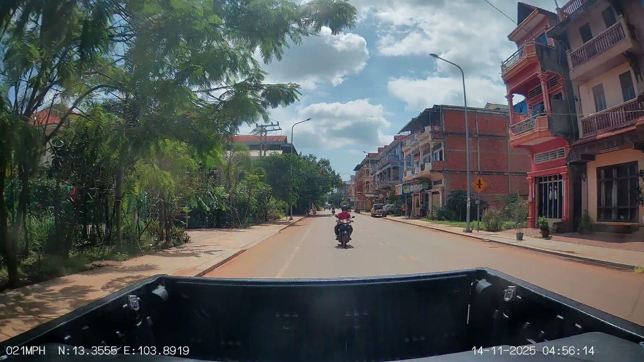 Street view near Seng Live Angkor Guest House, Siem Reap — © ThailandCambodia (CC BY-SA · Mapillary)