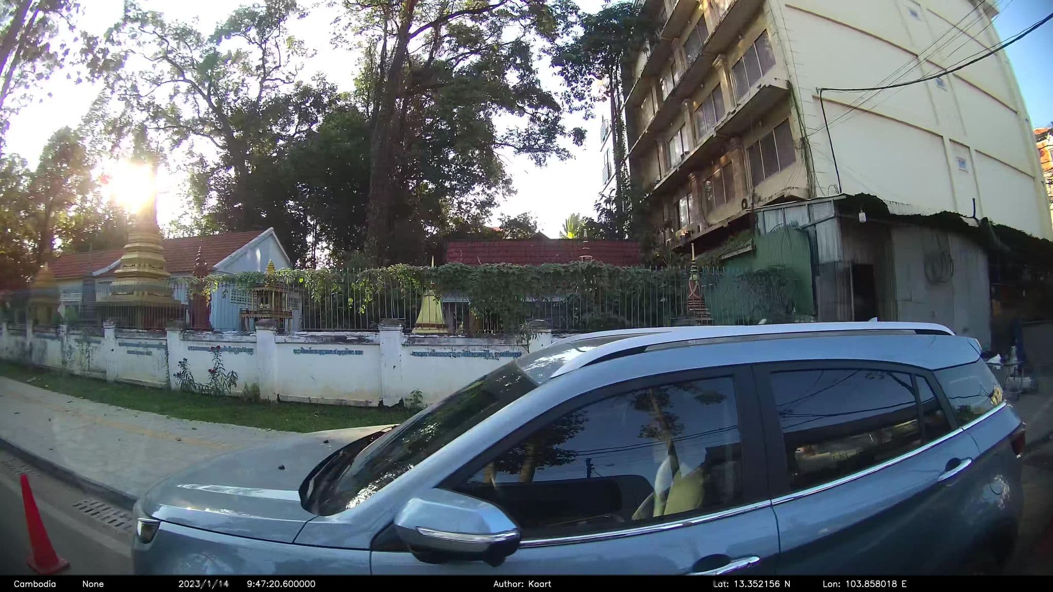 Street view near Central Hostel, Siem Reap — © kaart_2 (CC BY-SA · Mapillary)