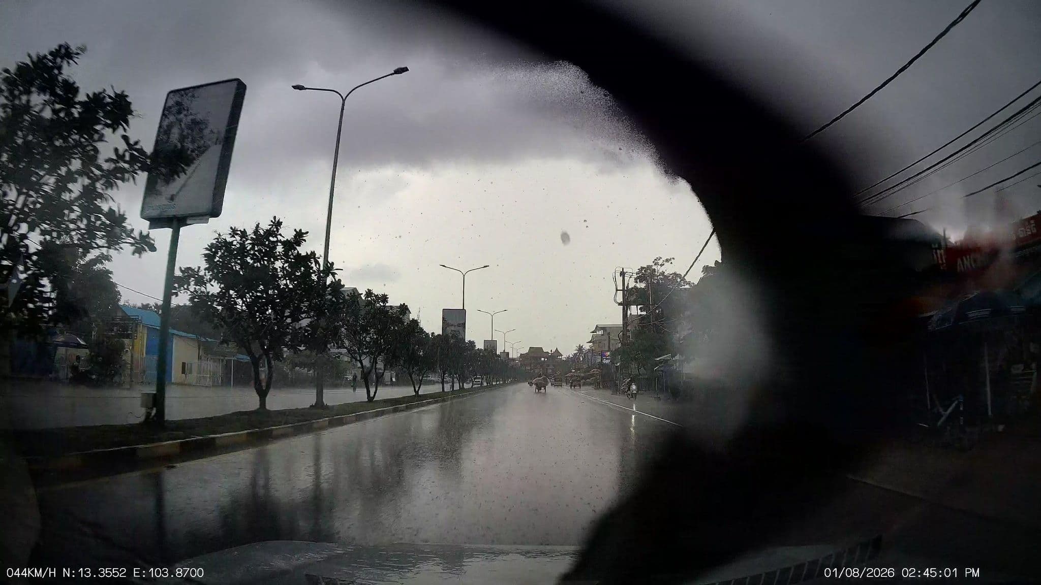 Street view near Ung Long Guesthouse, Siem Reap — © ThailandCambodia (CC BY-SA · Mapillary)