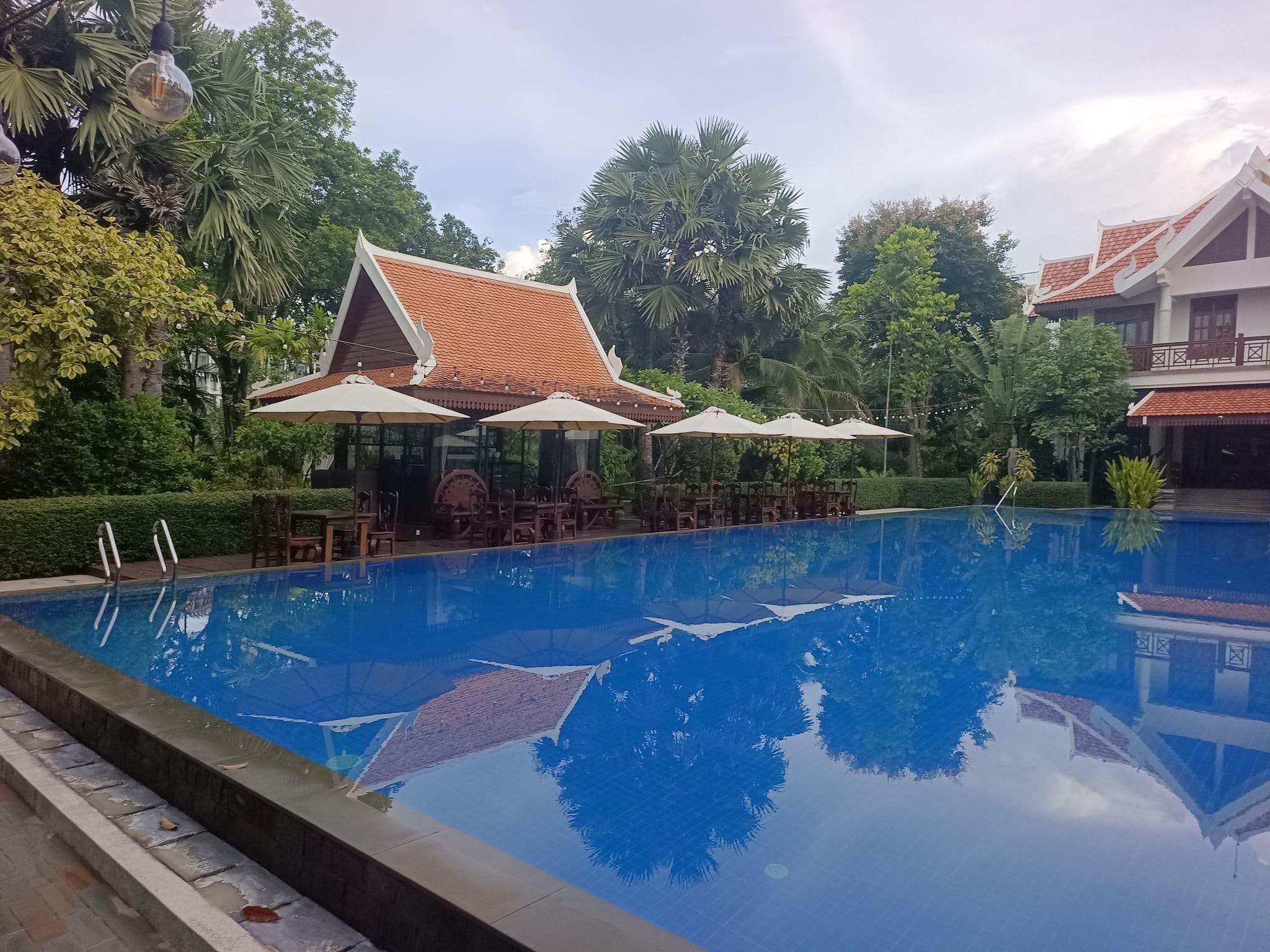 Street view near Angkor Privilege Resort, Siem Reap — © ThailandCambodia (CC BY-SA · Mapillary)